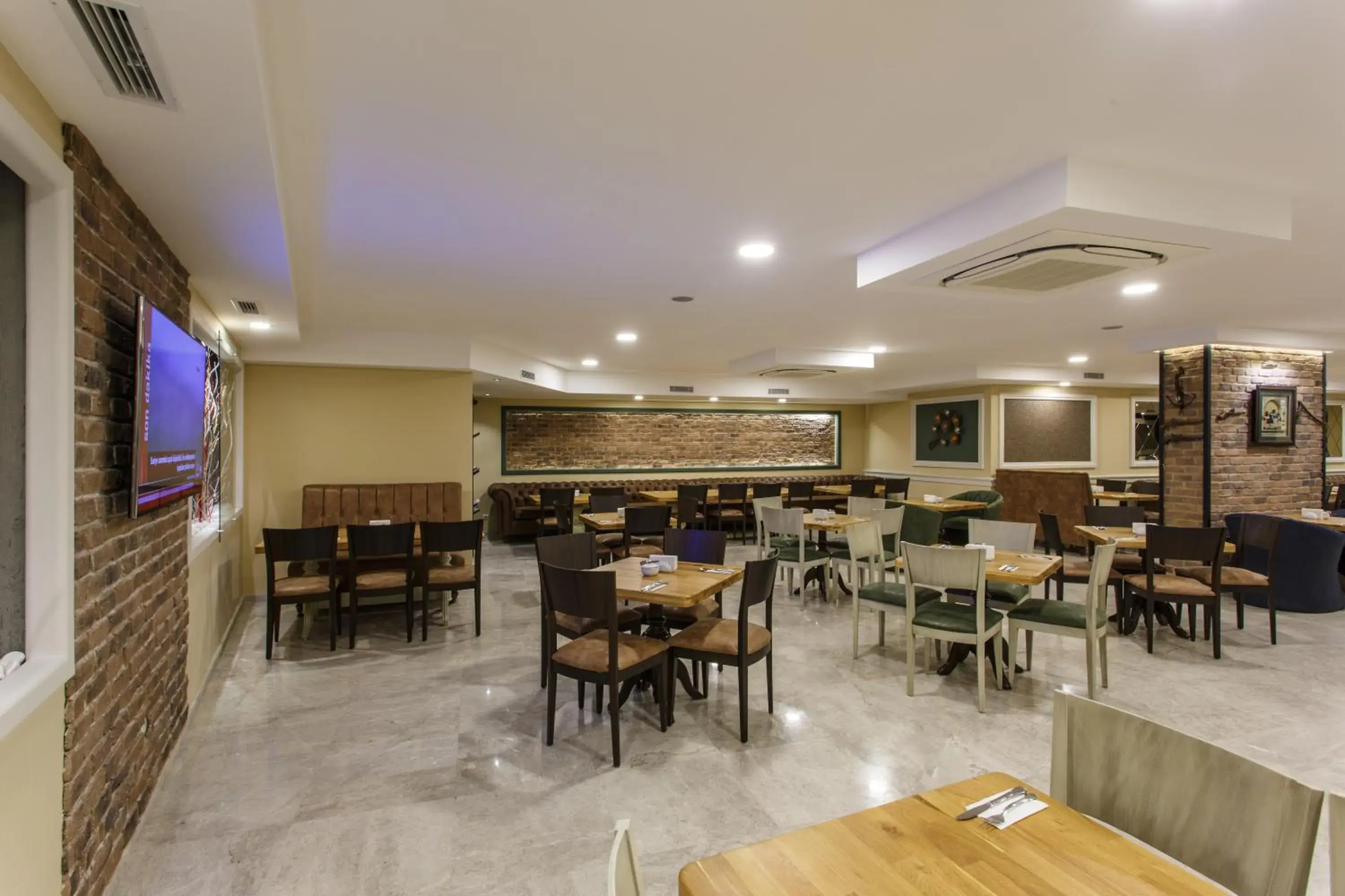 Dining area, Restaurant/Places to Eat in Antroyal Hotel