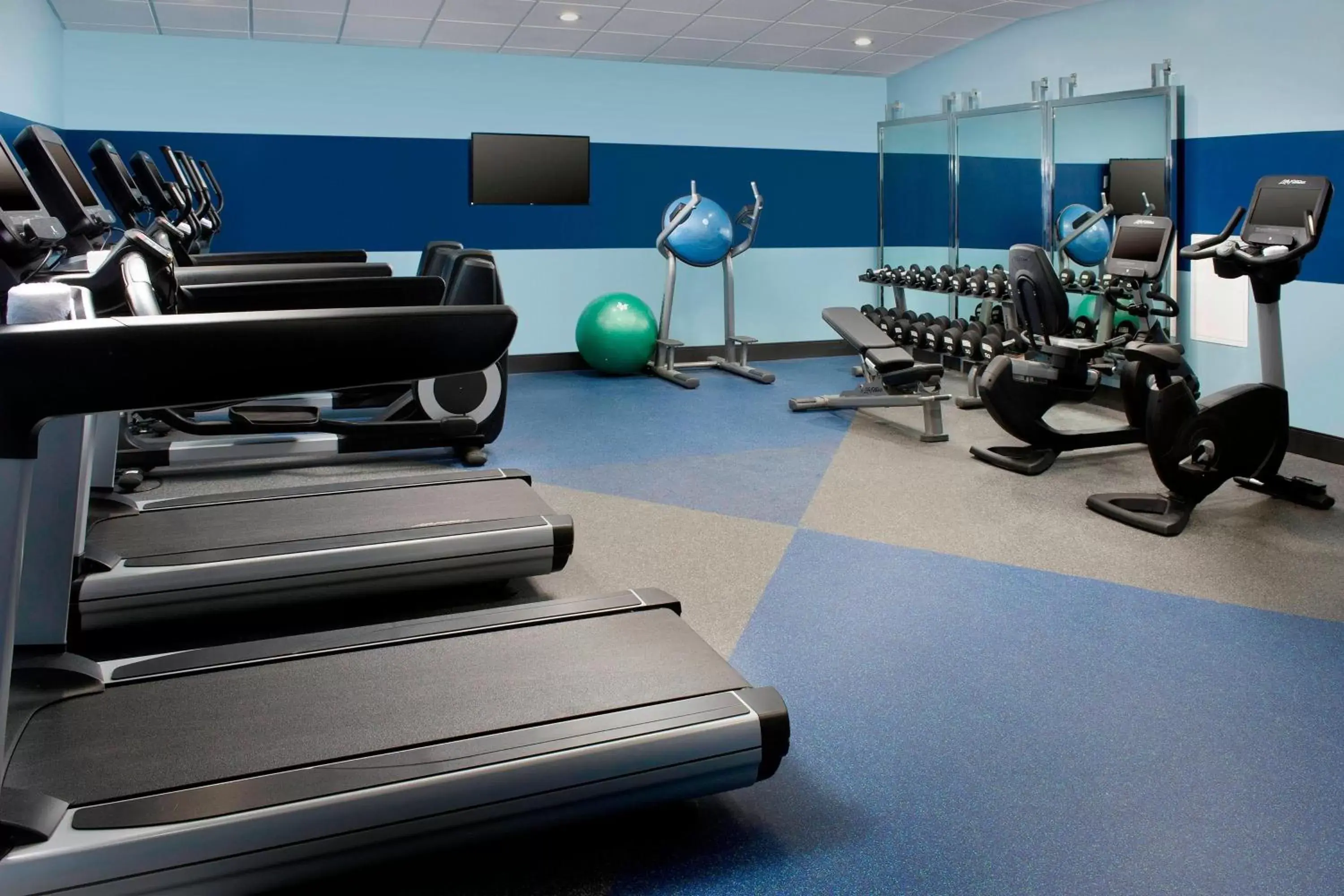 Fitness centre/facilities, Fitness Center/Facilities in Four Points by Sheraton Virginia Beach Oceanfront