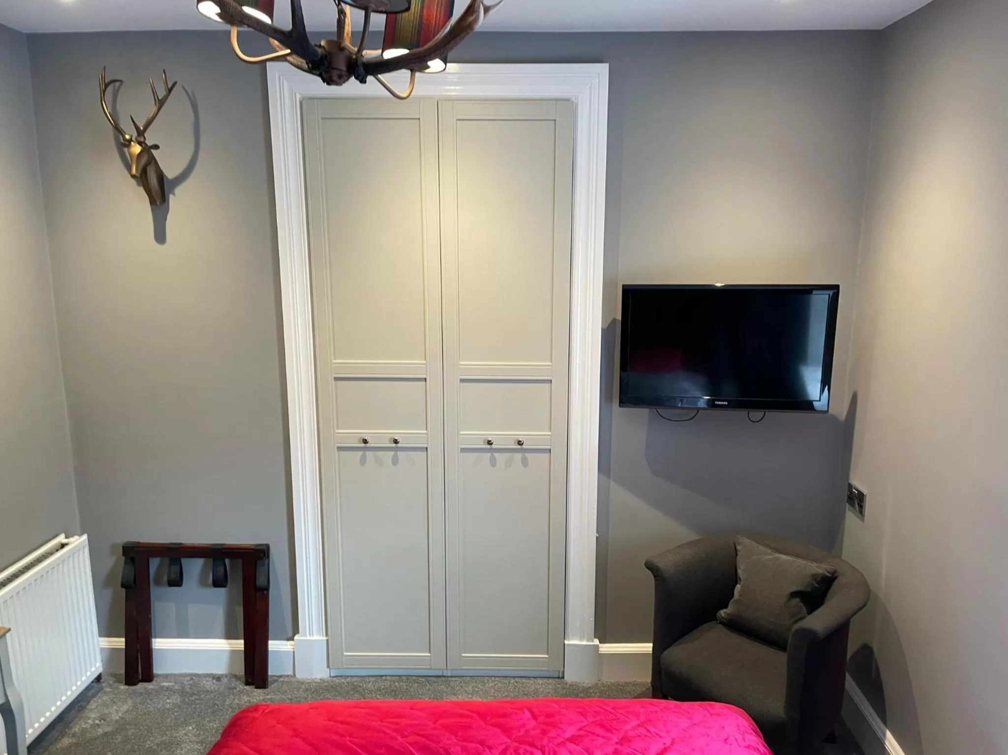 Bed in The Original Rosslyn Inn