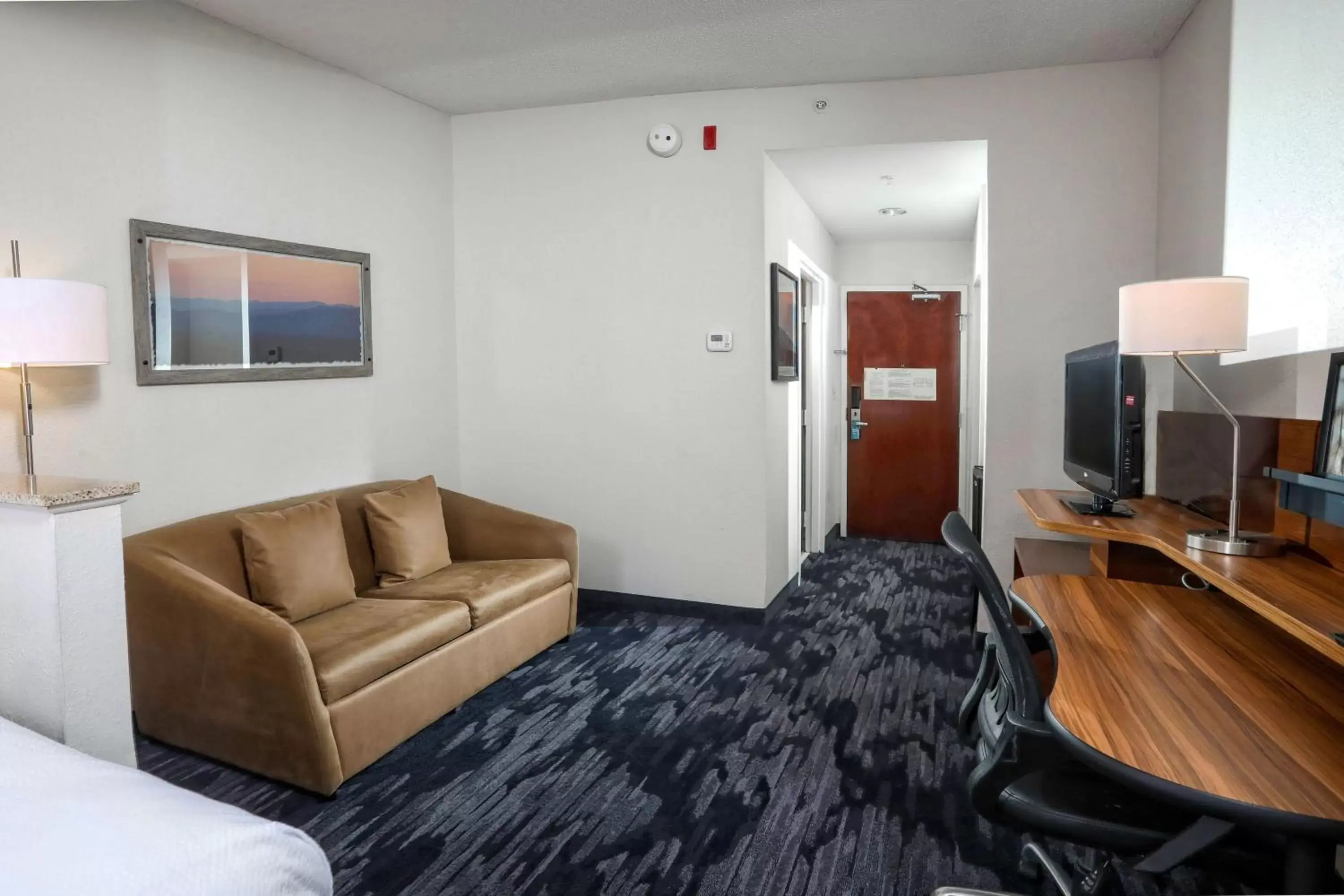Photo of the whole room, Seating Area in Fairfield Inn & Suites by Marriott Charleston North/Ashley Phosphate