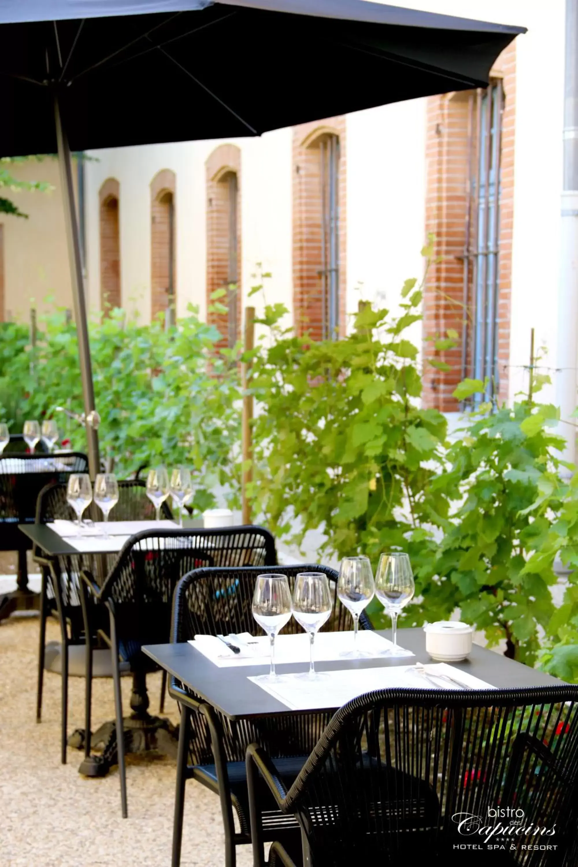 Patio, Restaurant/Places to Eat in Abbaye des Capucins Spa & Resort