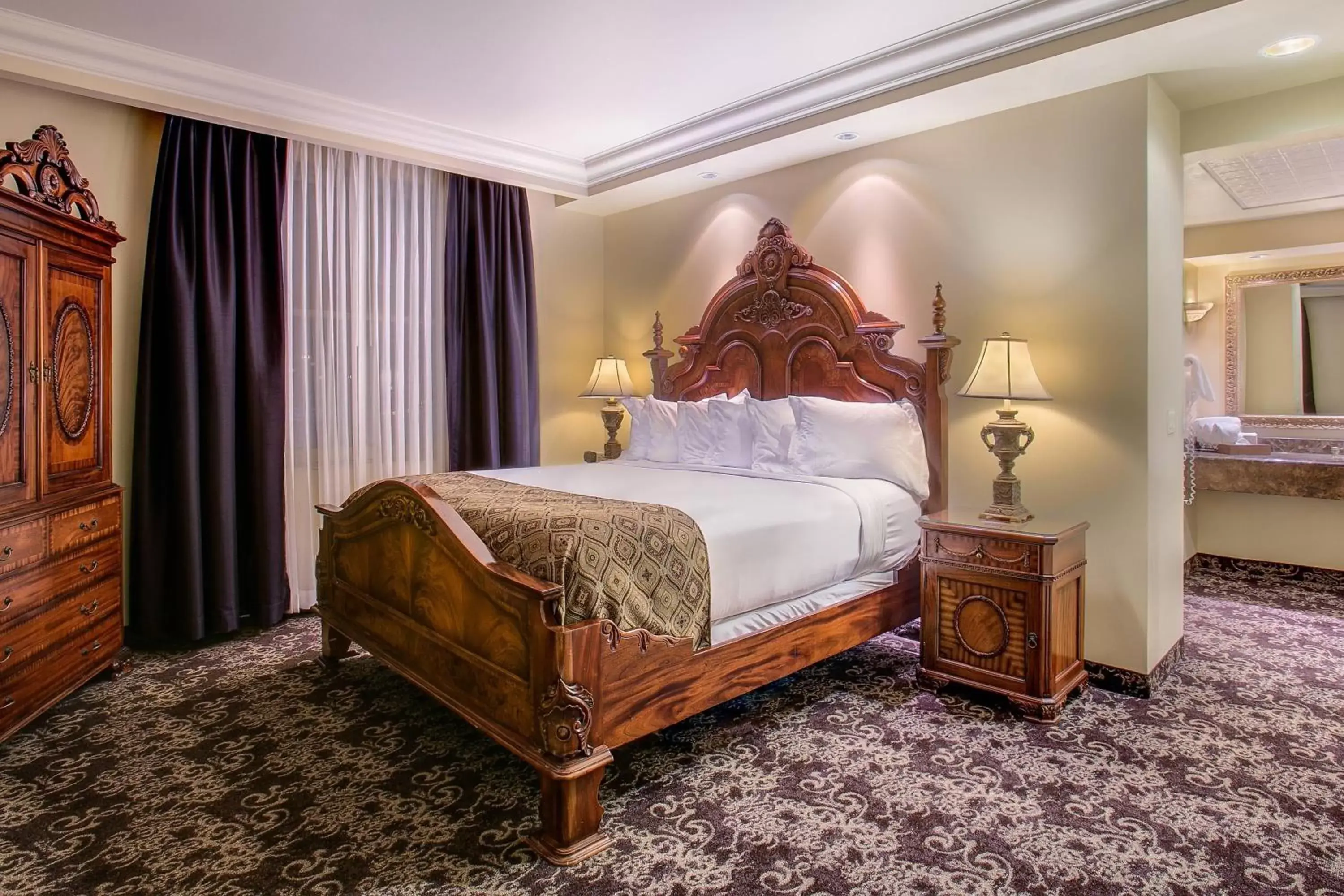 Photo of the whole room, Bed in The Historic Davenport, Autograph Collection