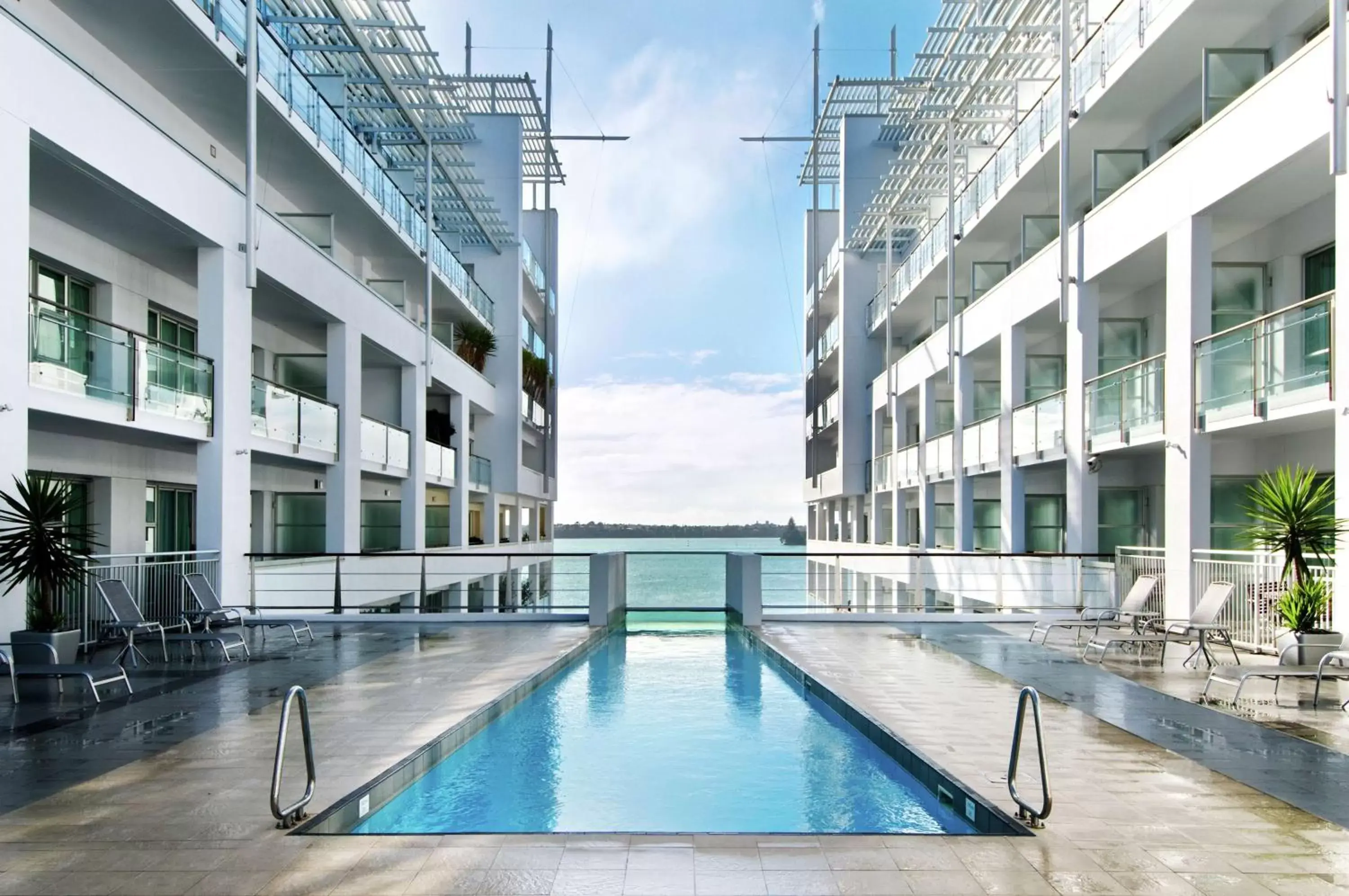 Pool view, Swimming Pool in Hilton Auckland