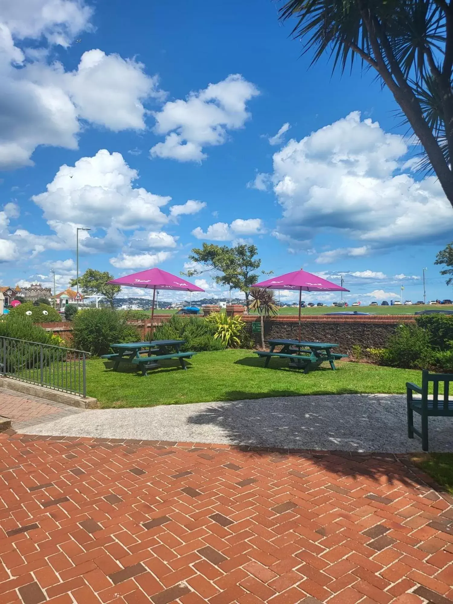 Garden in Beach Hotel Torbay