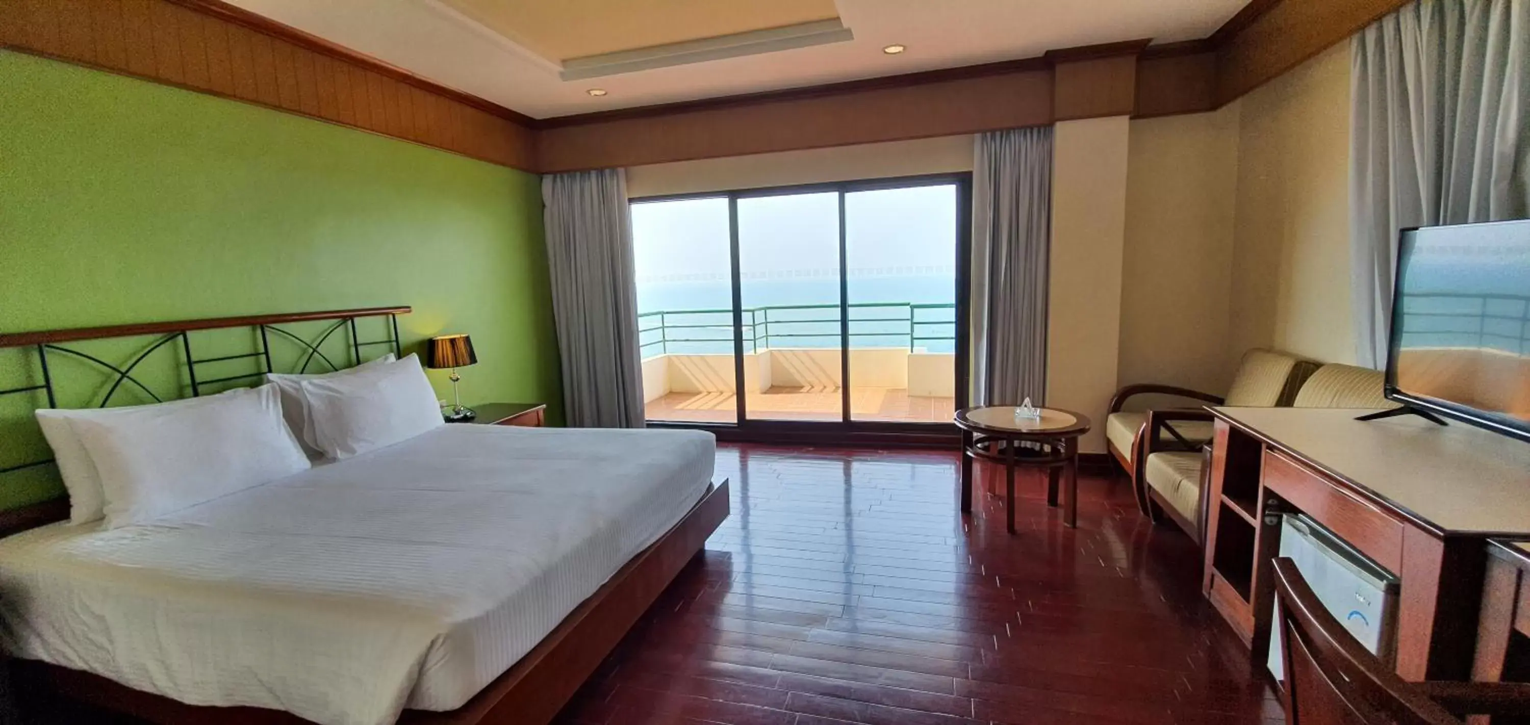Photo of the whole room in Garden Sea View Resort