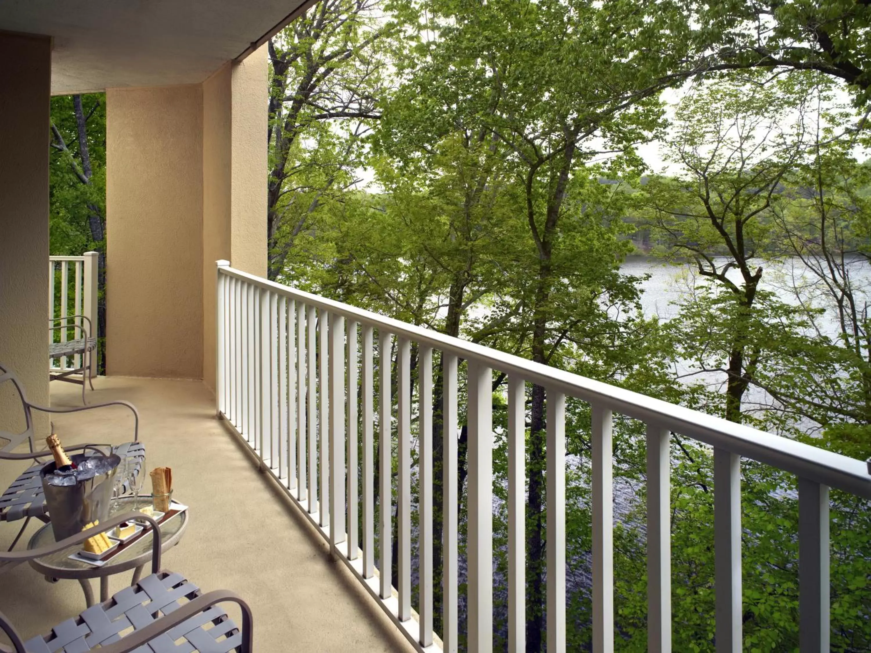 Balcony/Terrace in Atlanta Evergreen Lakeside Resort