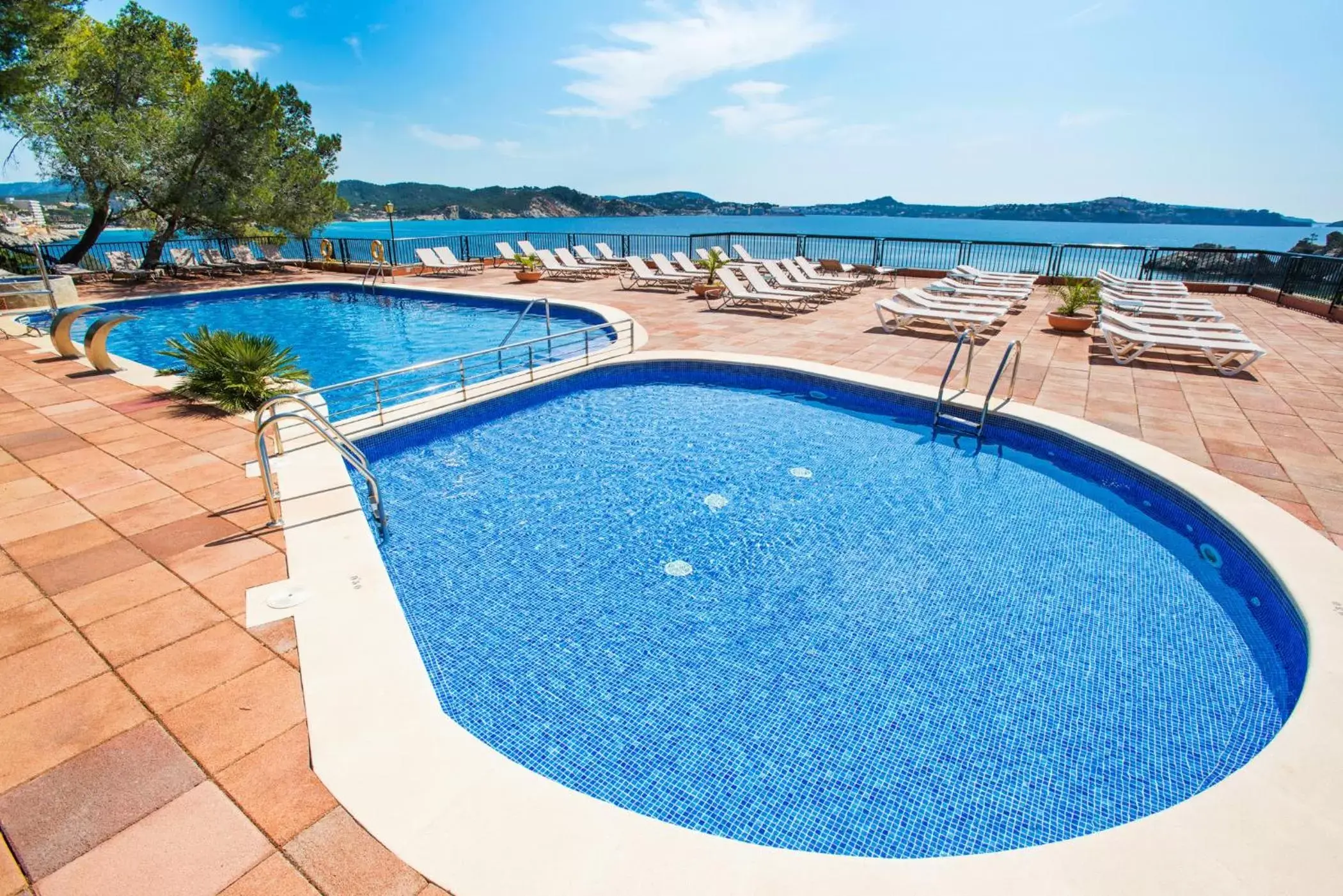 Swimming Pool in Hotel Cala Fornells
