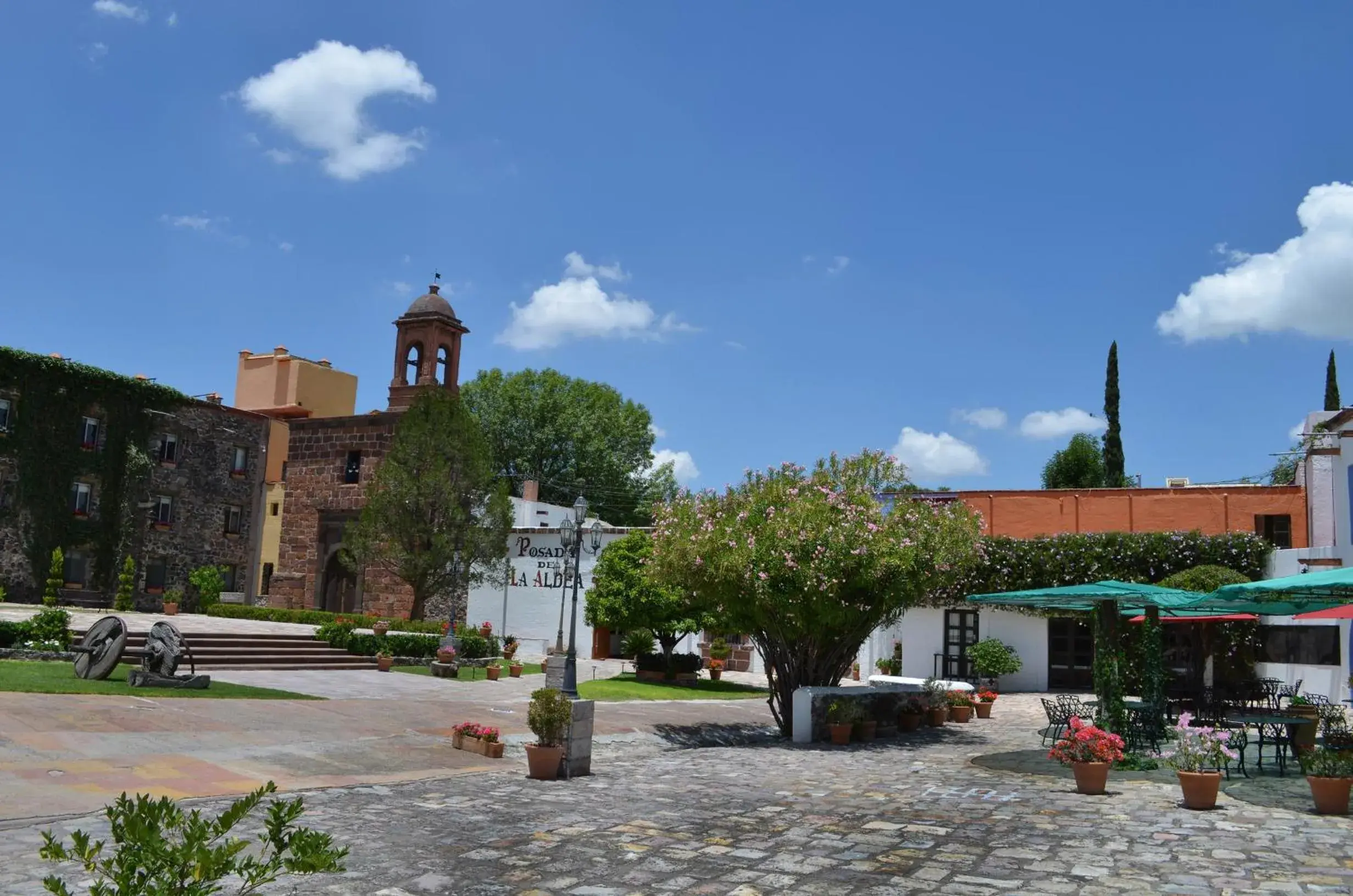 Facade/entrance, Property Building in Posada de la Aldea