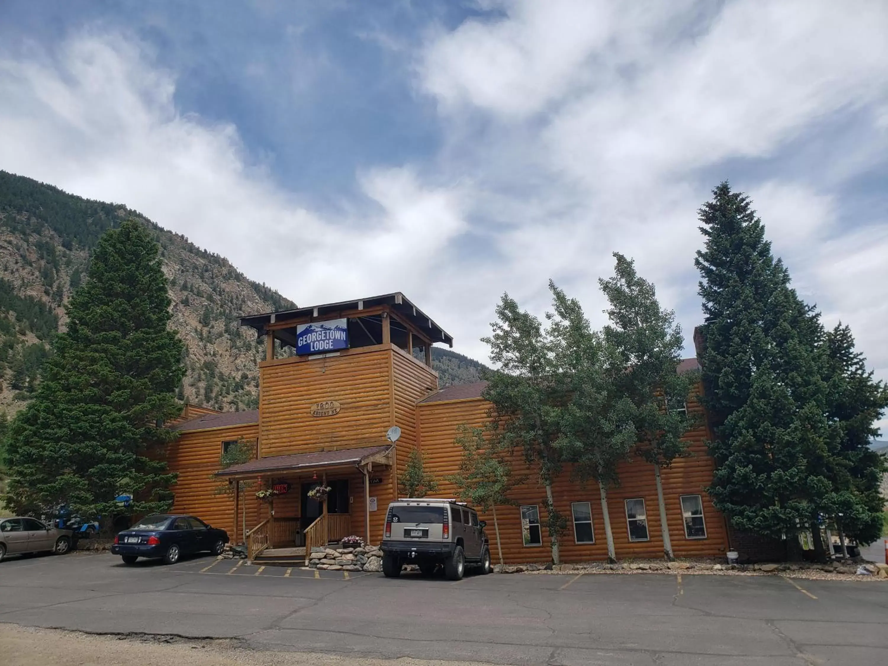 Facade/entrance, Property Building in Georgetown Lodge