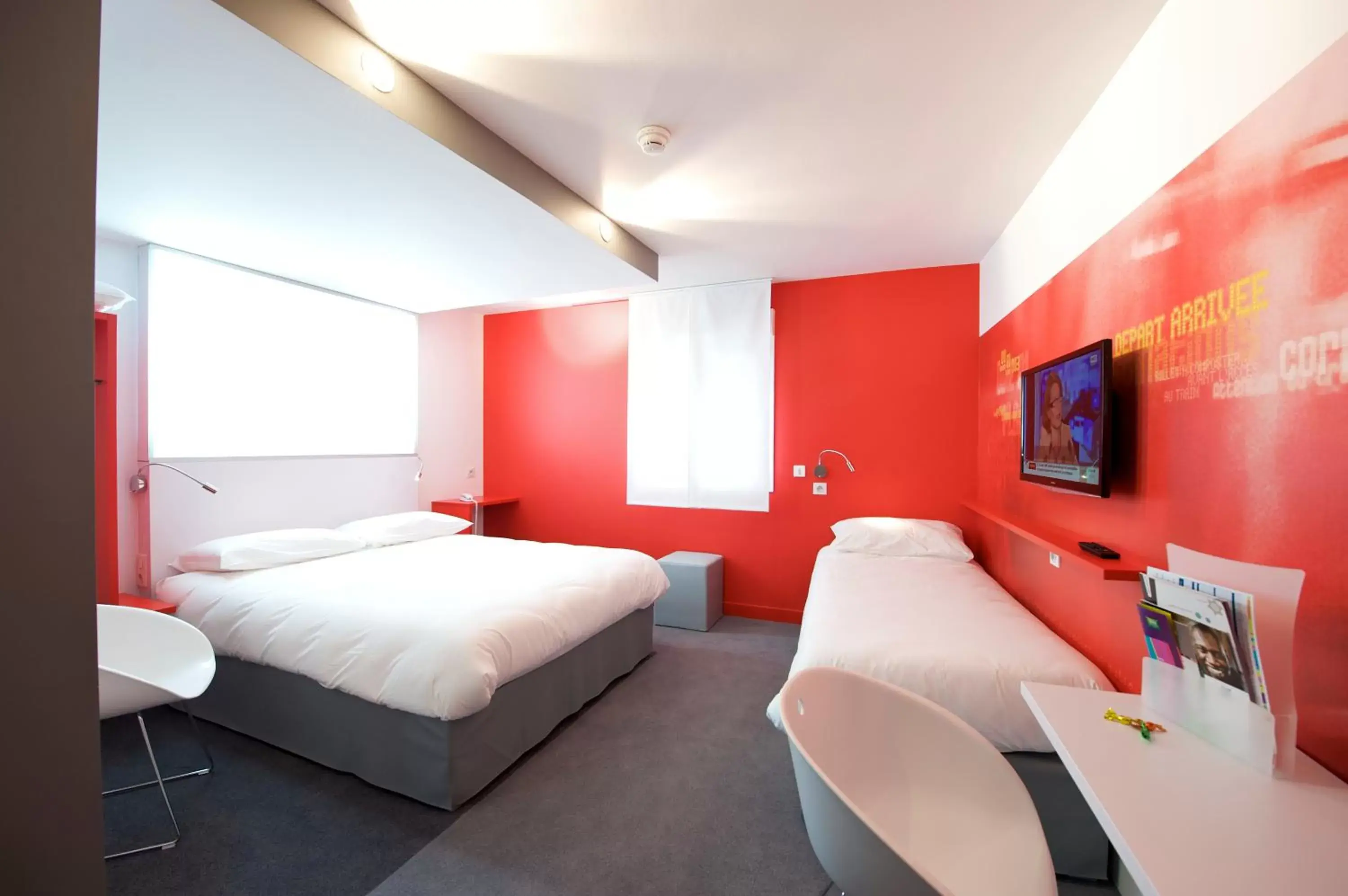 Bedroom in ibis Styles Vannes Gare Centre