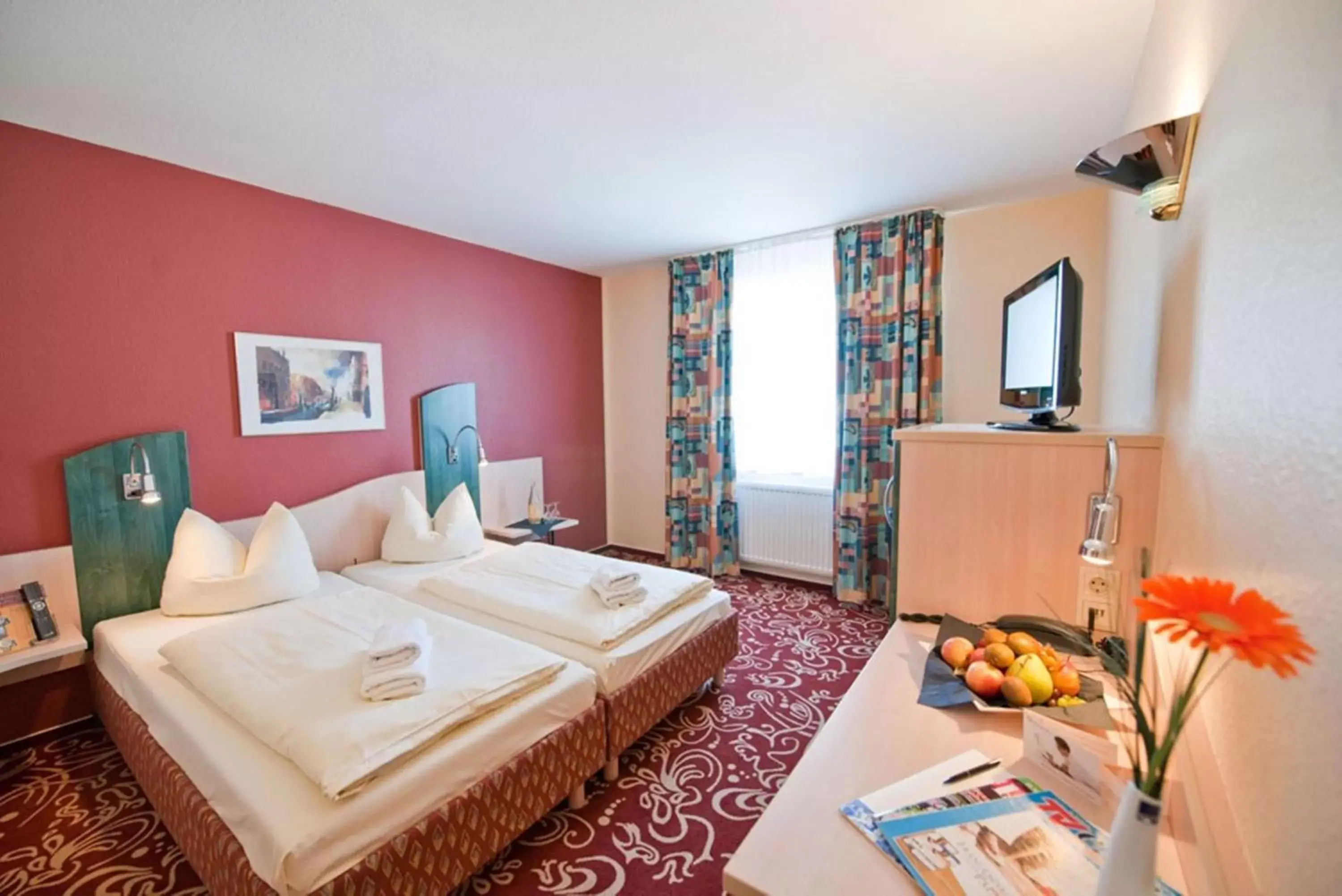 Photo of the whole room, Bed in PLAZA Hotel Bruchsal