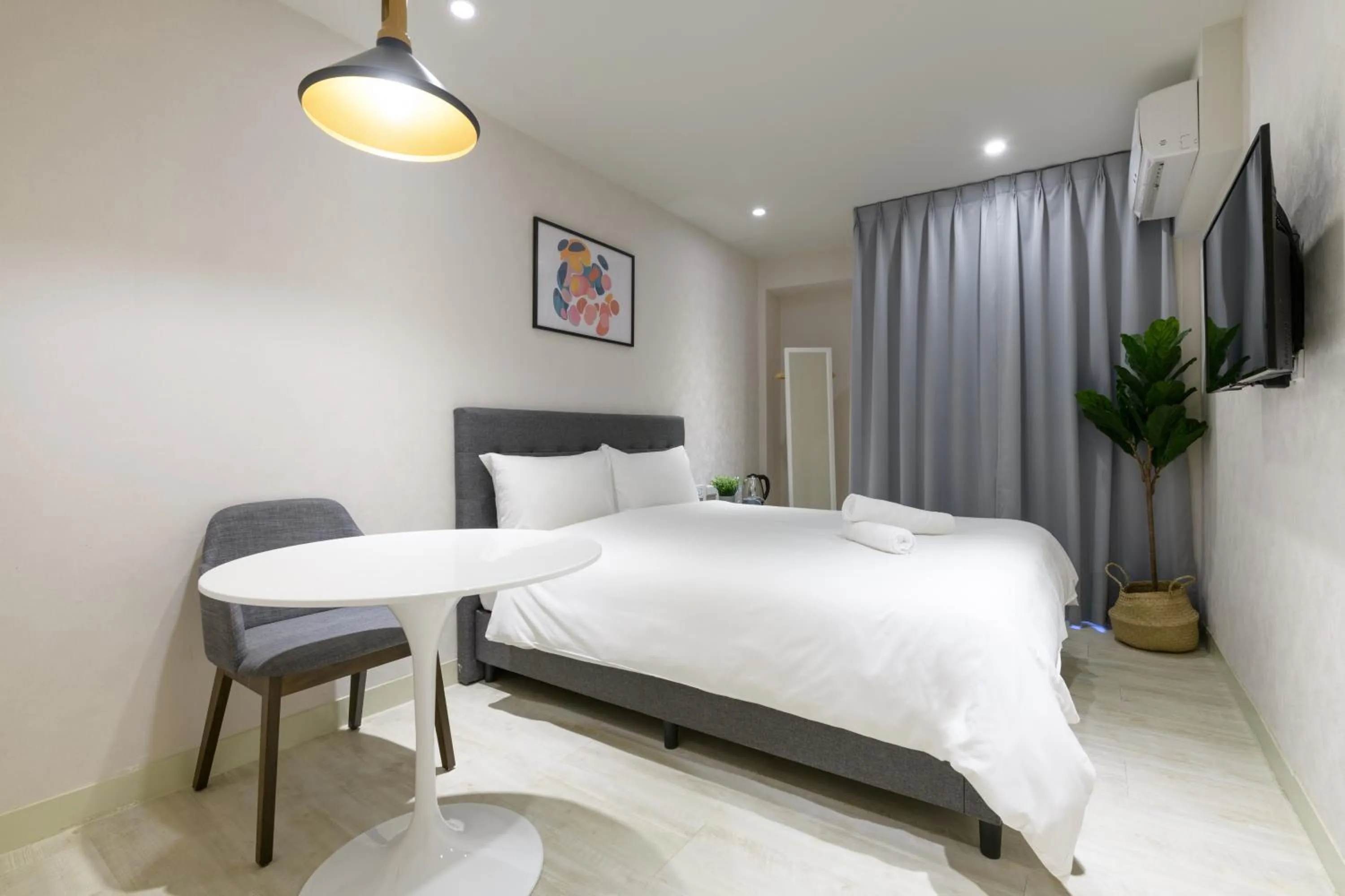 Bed in Members Hotel at Taipei 101