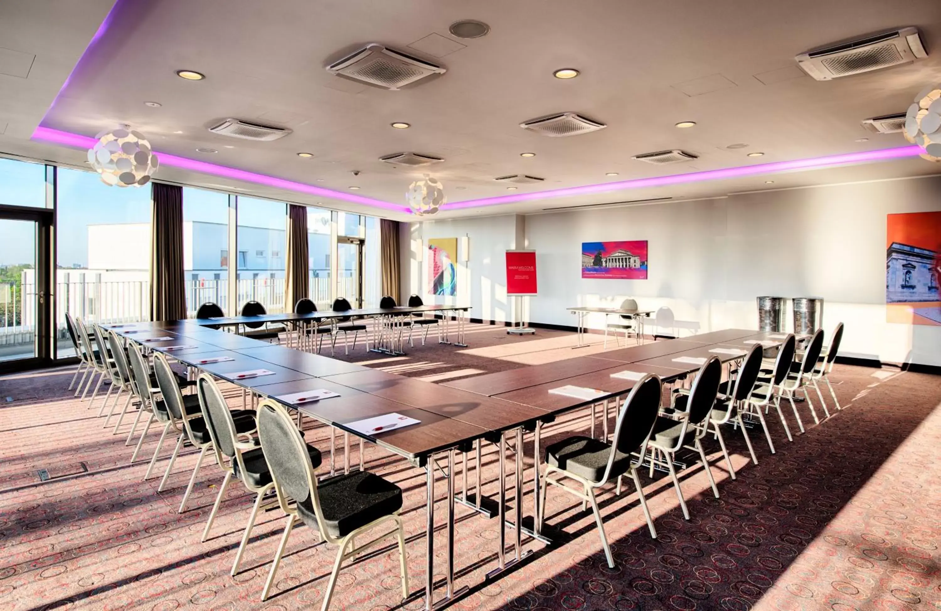 Meeting/conference room in Leonardo Hotel Munich City South