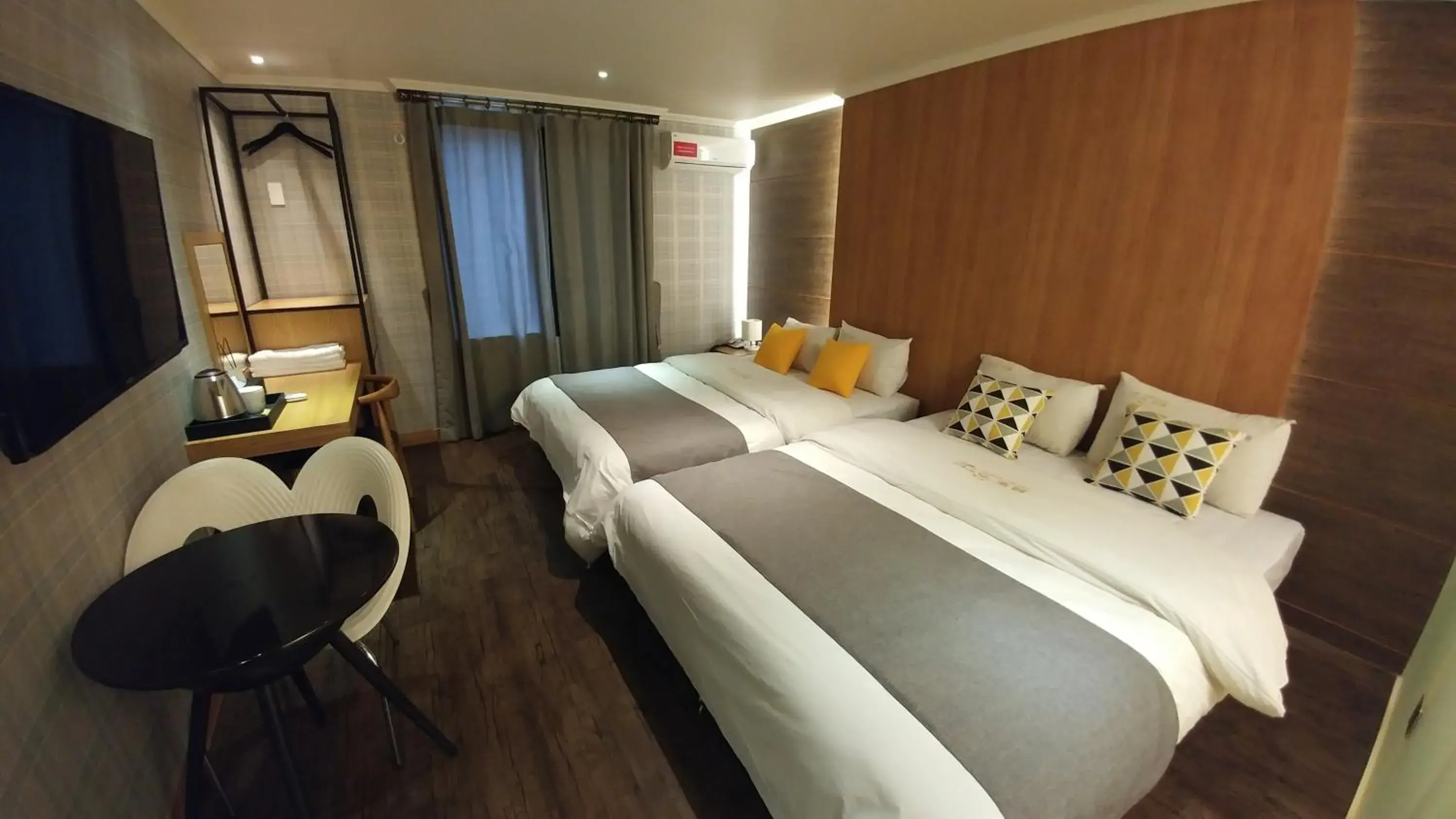 Photo of the whole room in Hotel Tong Yeondong Jeju