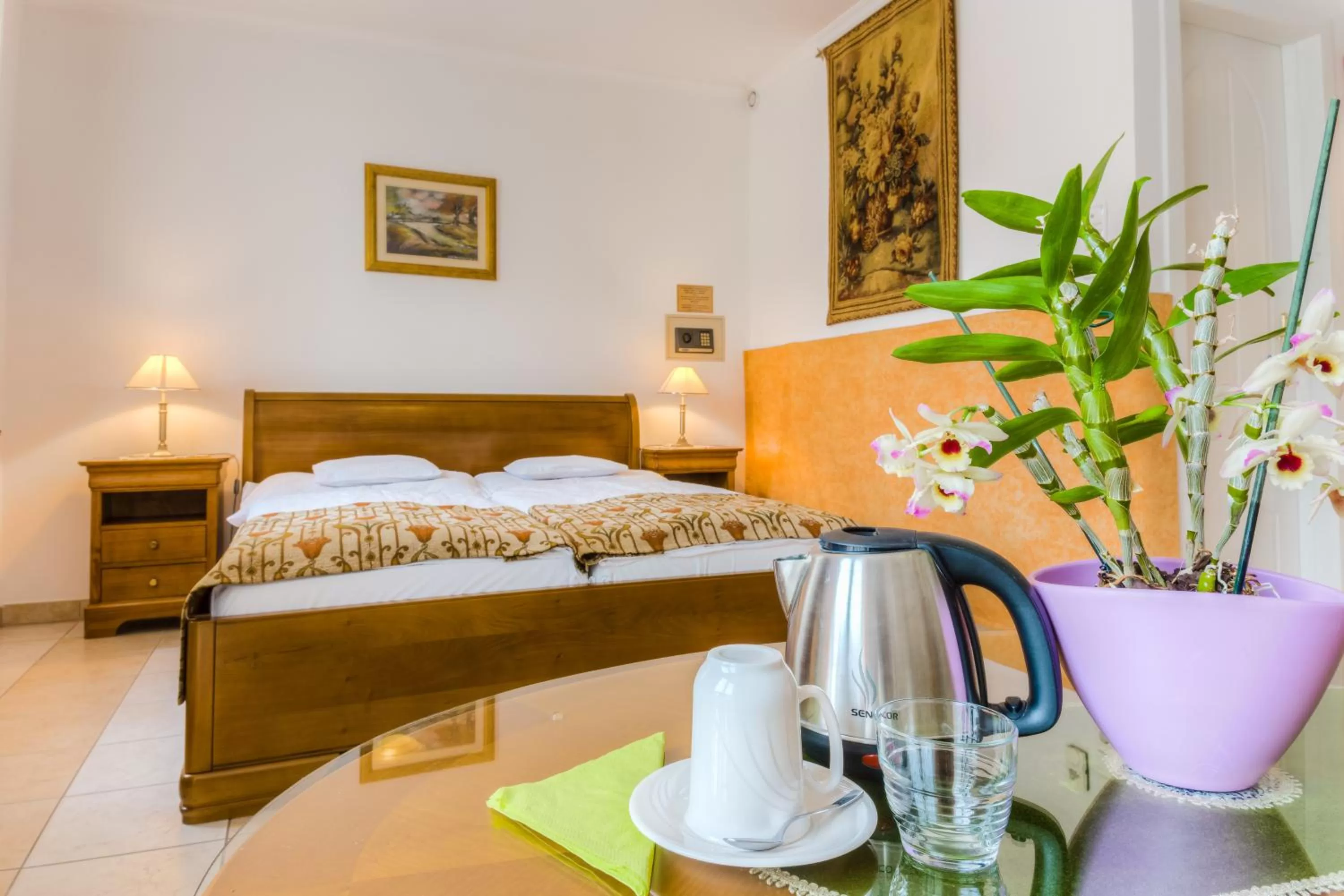 Photo of the whole room, Bed in Kata Panzió