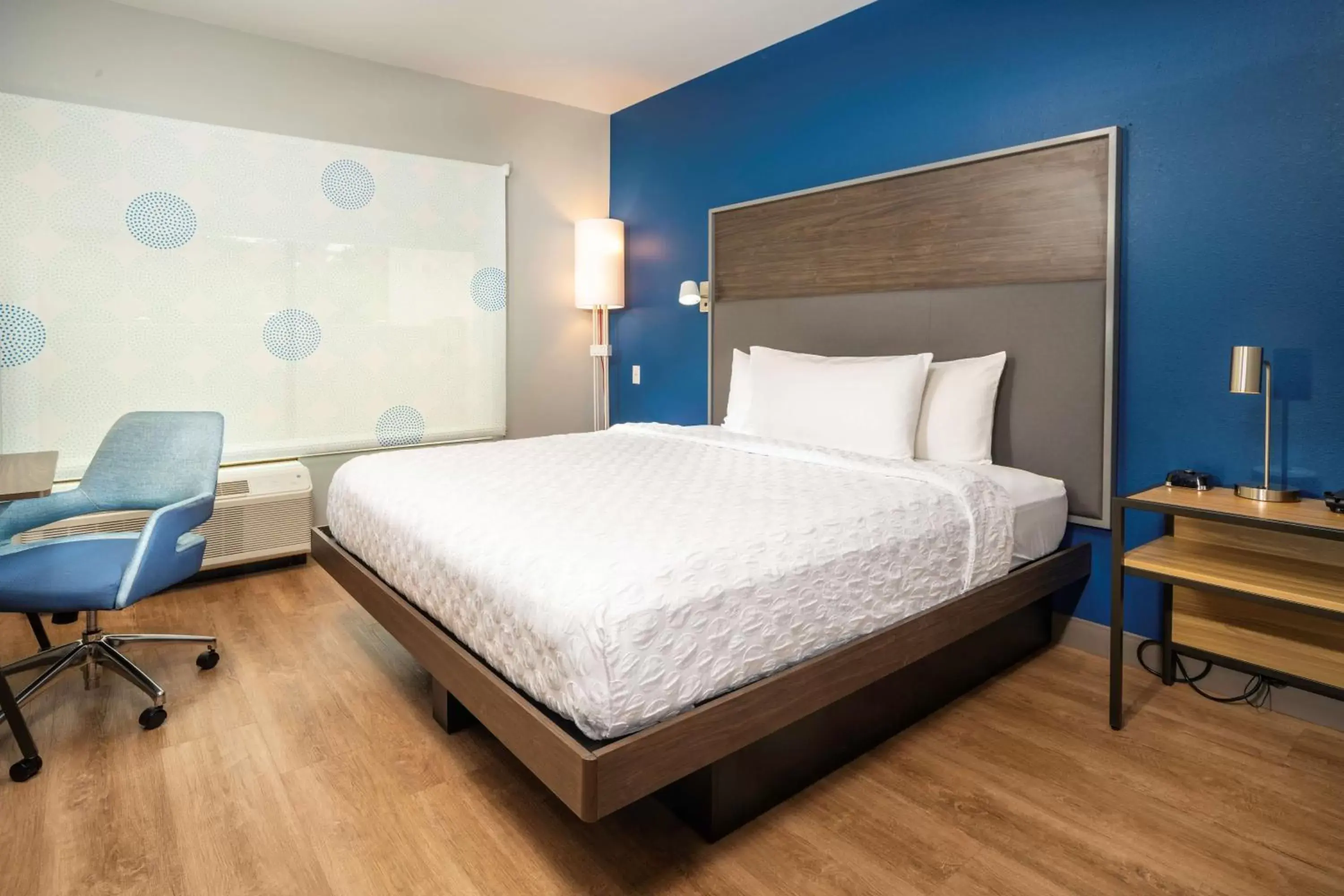 Bedroom, Bed in Tru By Hilton Minneapolis Mall of America