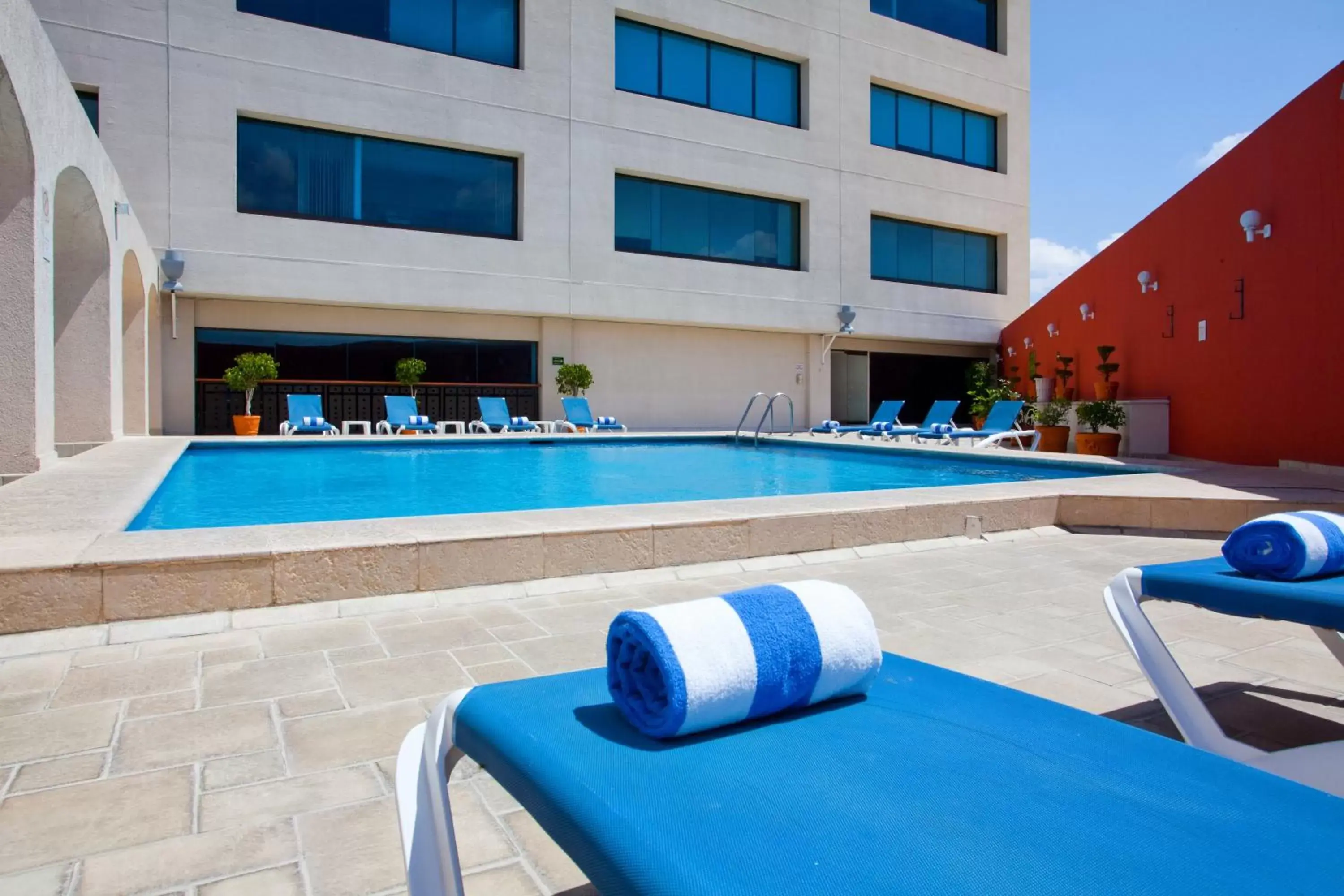 Swimming Pool in Holiday Inn Puebla La Noria, an IHG Hotel