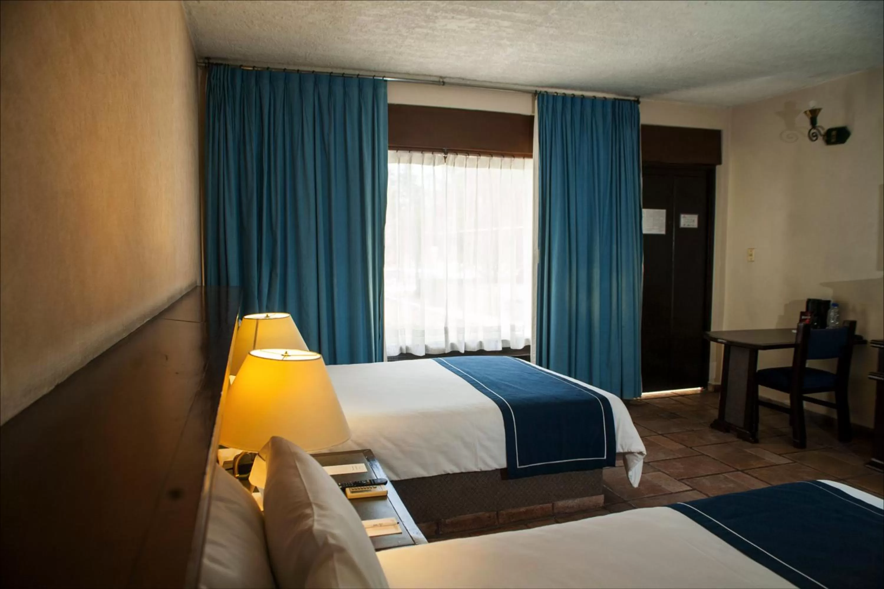 Photo of the whole room in Mision De Los Angeles