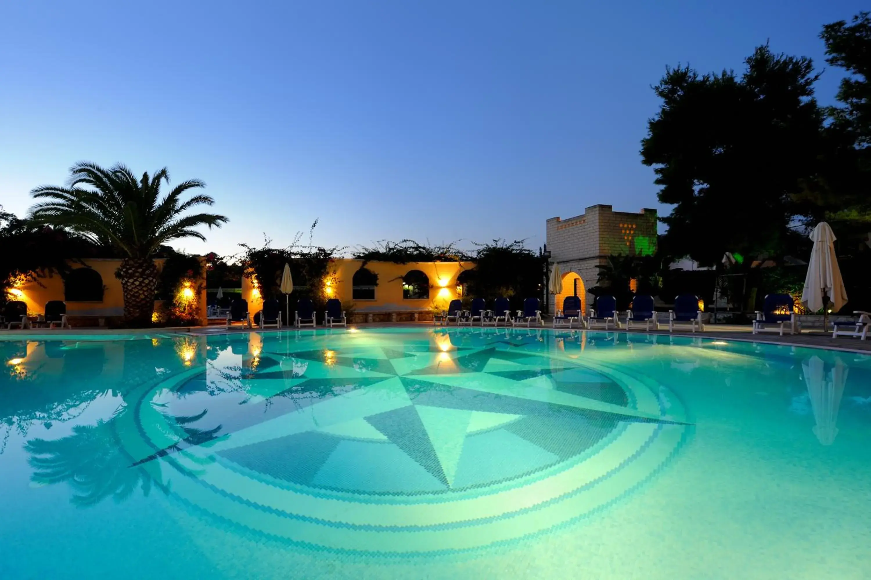 Facade/entrance, Swimming Pool in Hotel I Melograni