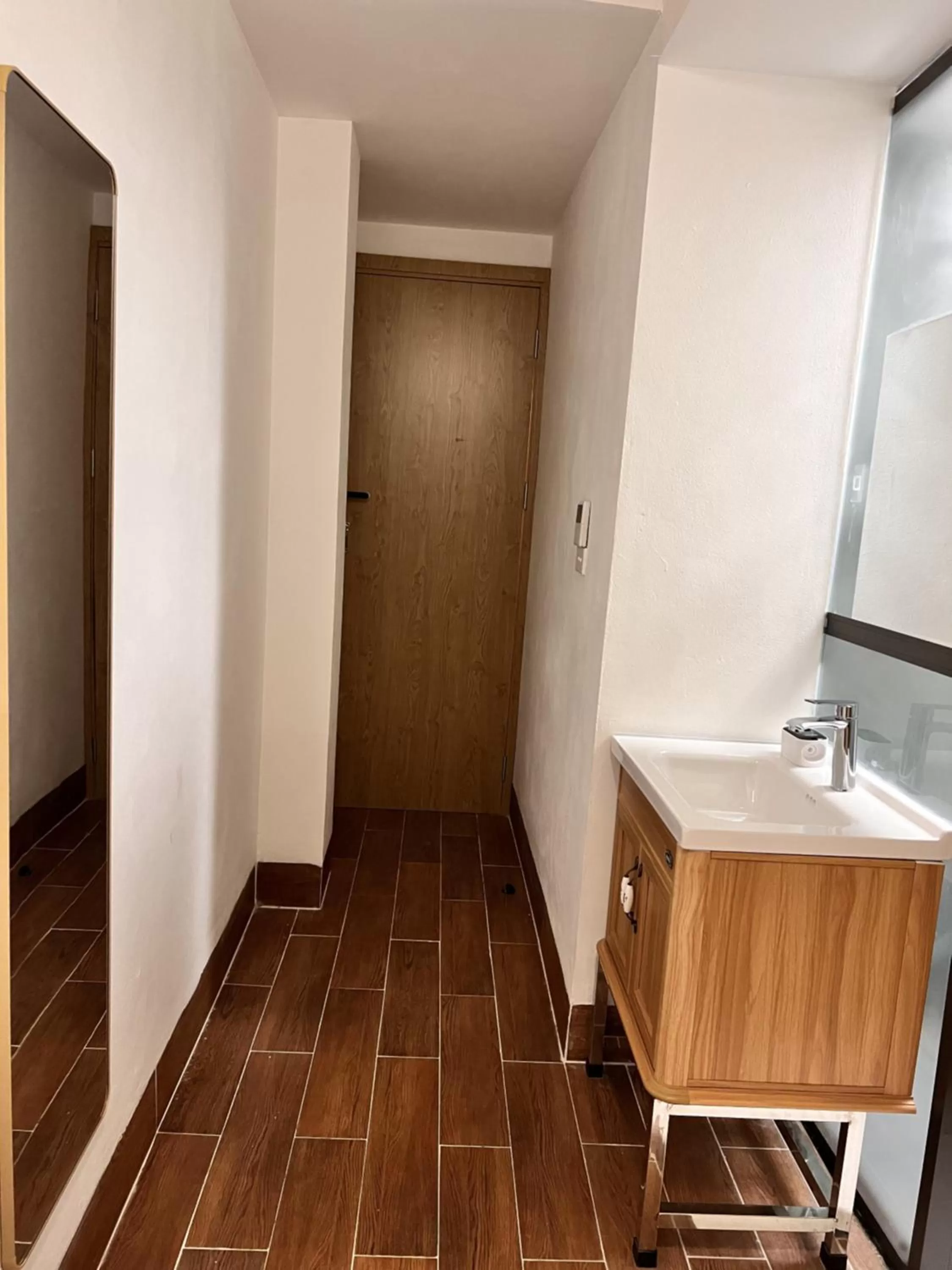 Bathroom in An Nam Corner- Thanh Yen