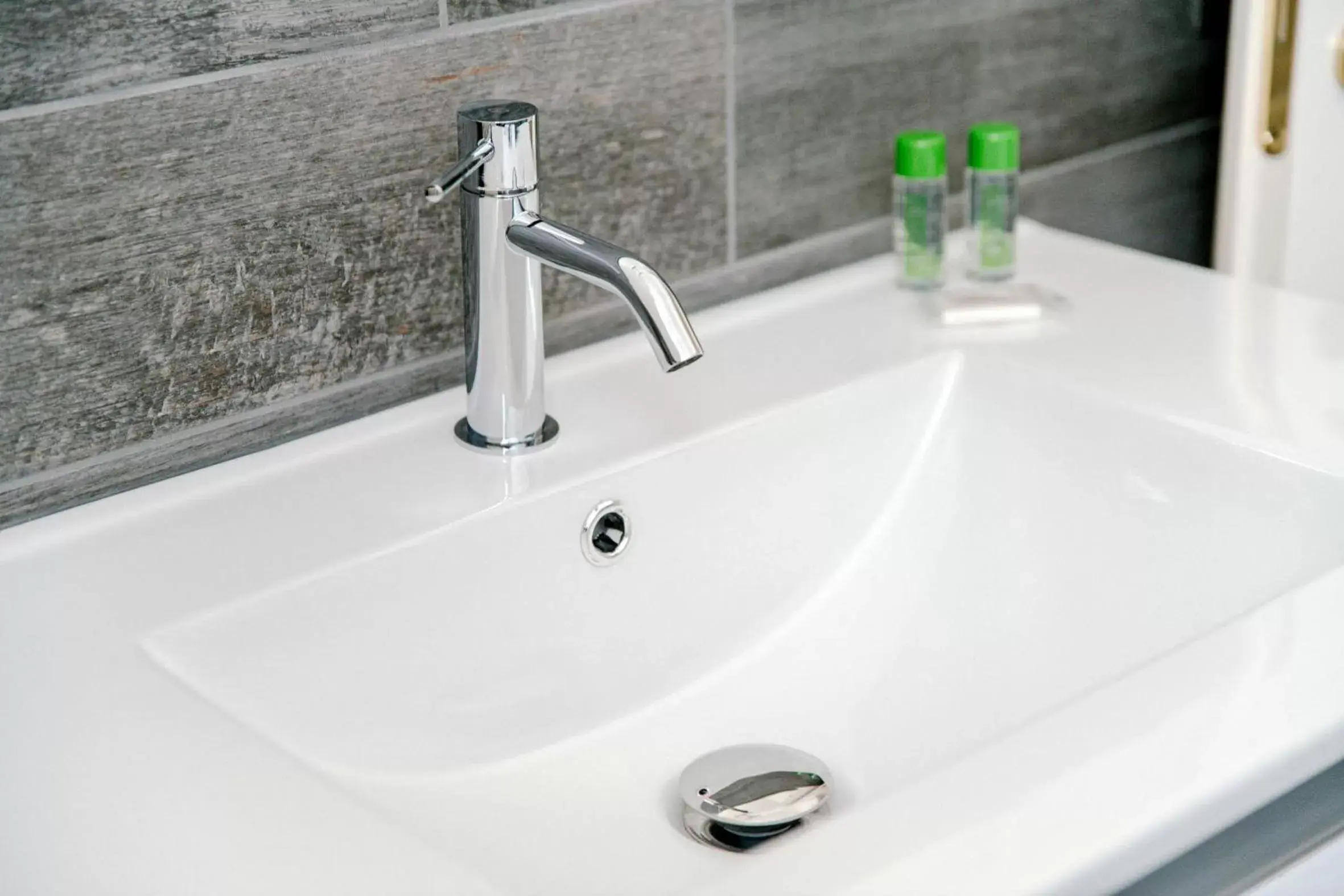 Bathroom in Downtown Rooms