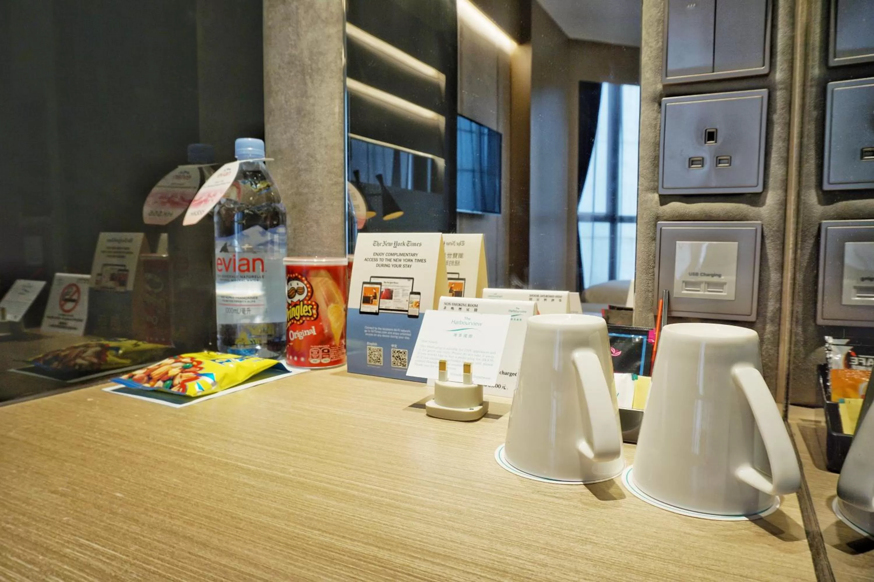 Food and drinks in The Harbourview - Chinese YMCA of Hong Kong