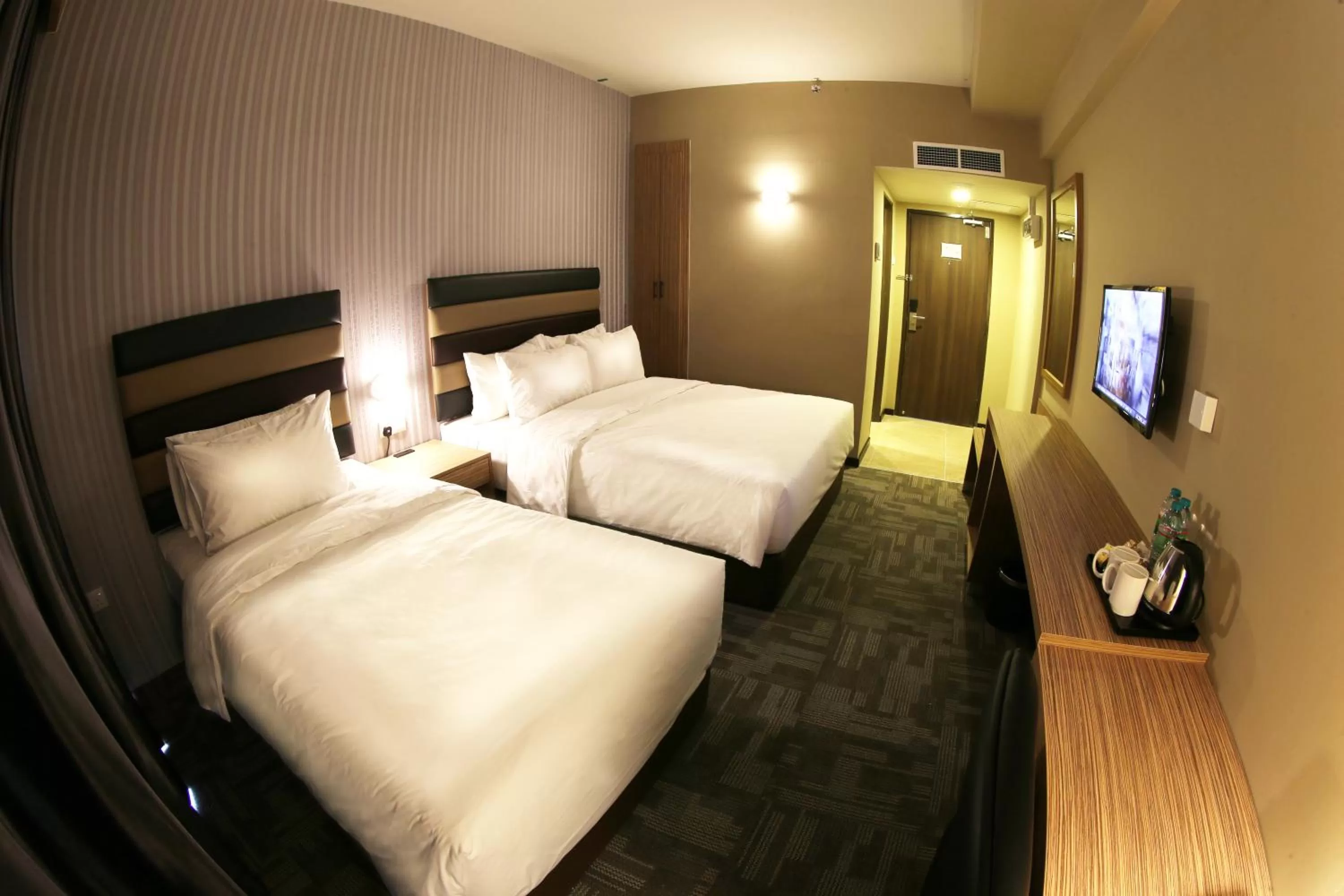 Photo of the whole room, Bed in SEM9 Senai "Formerly Known As Perth Hotel"