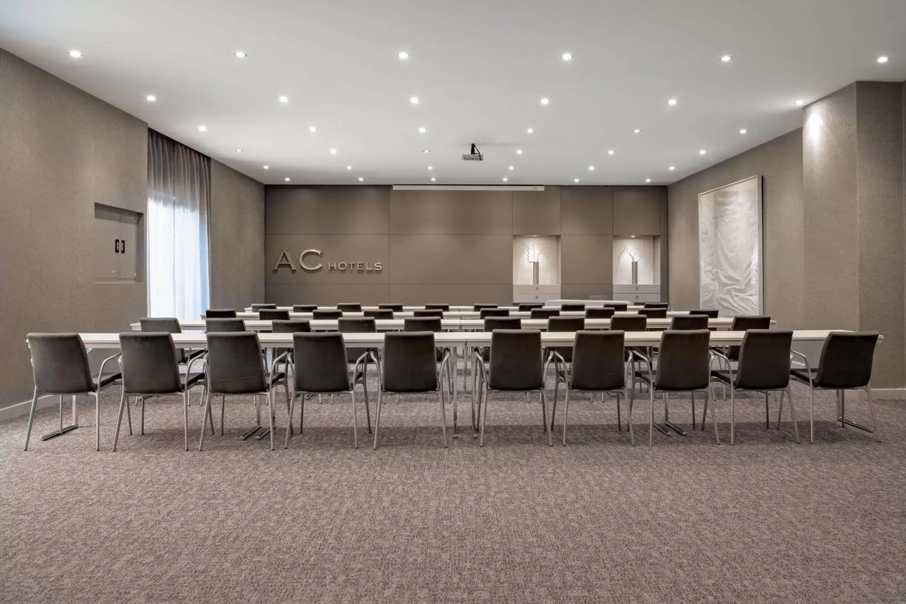 Meeting/conference room in AC Hotel San Sebastián de los Reyes by Marriott