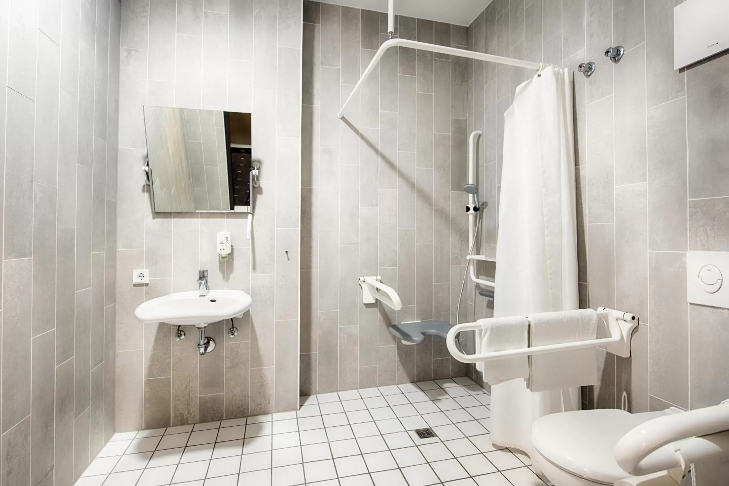 Bathroom in B&B Hotel Kassel-City