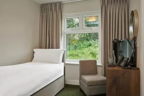 Bedroom, Bed in Powerscourt Springs Health Farm