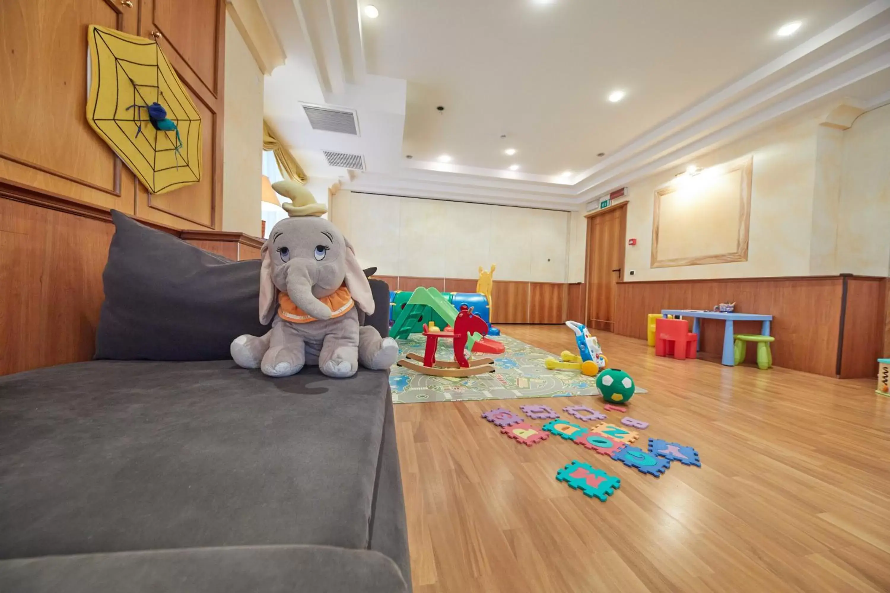 Children play ground, Kid's Club in Bio Boutique Hotel XU' - Perù Ambienthotels