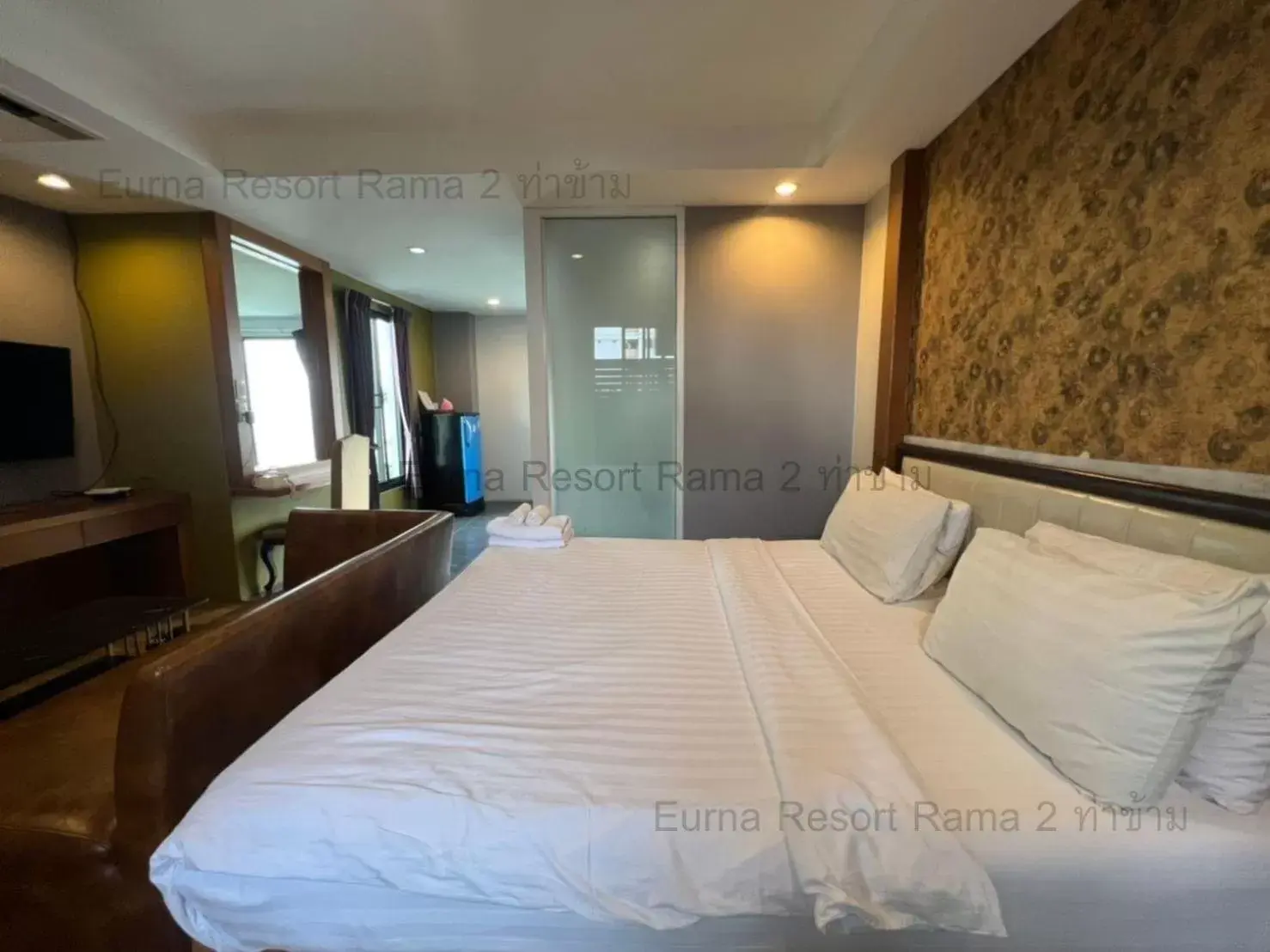 Bed in Eurna Resort Hotel