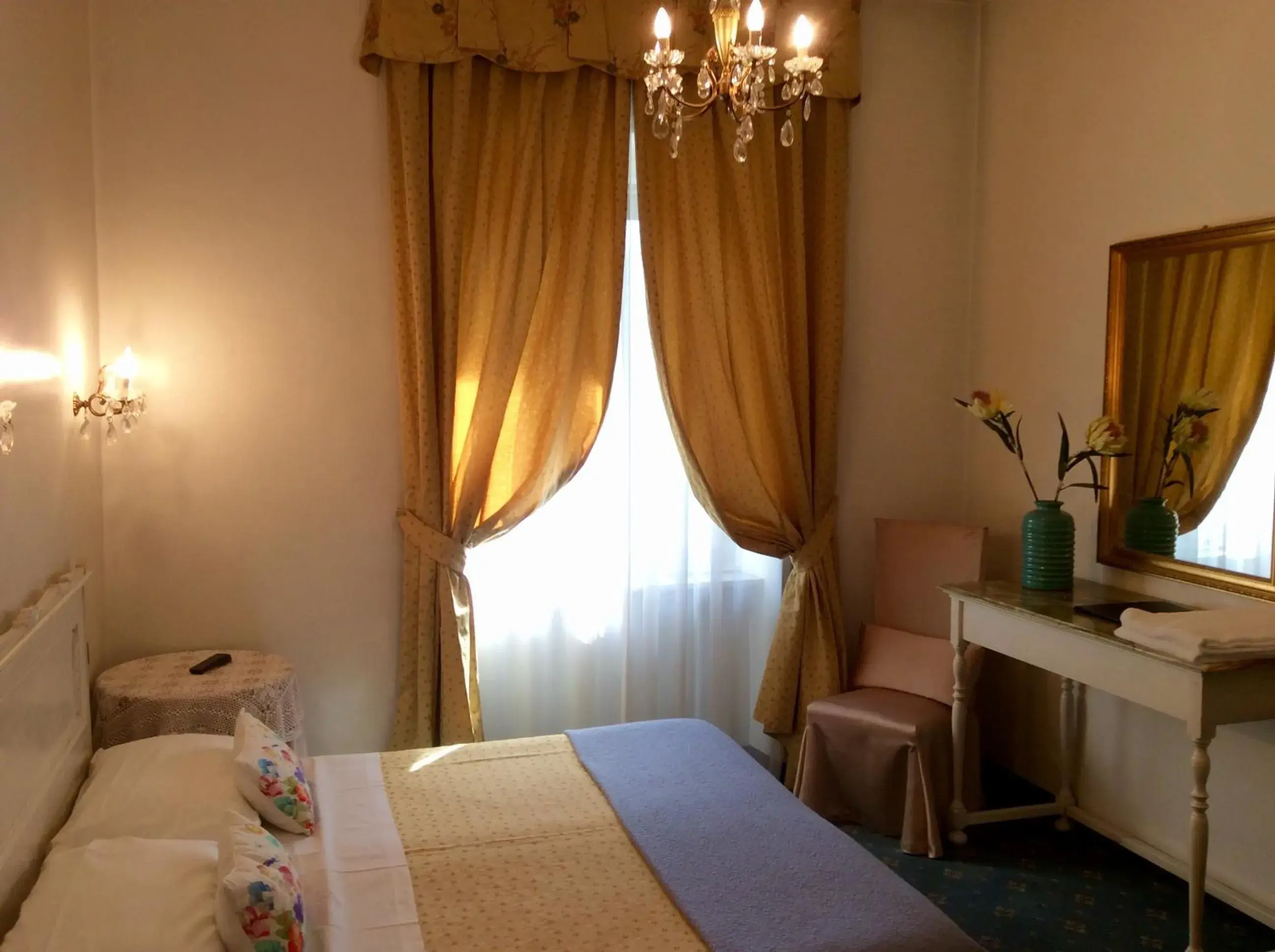 Photo of the whole room, Bed in Hotel Ponte Sassi