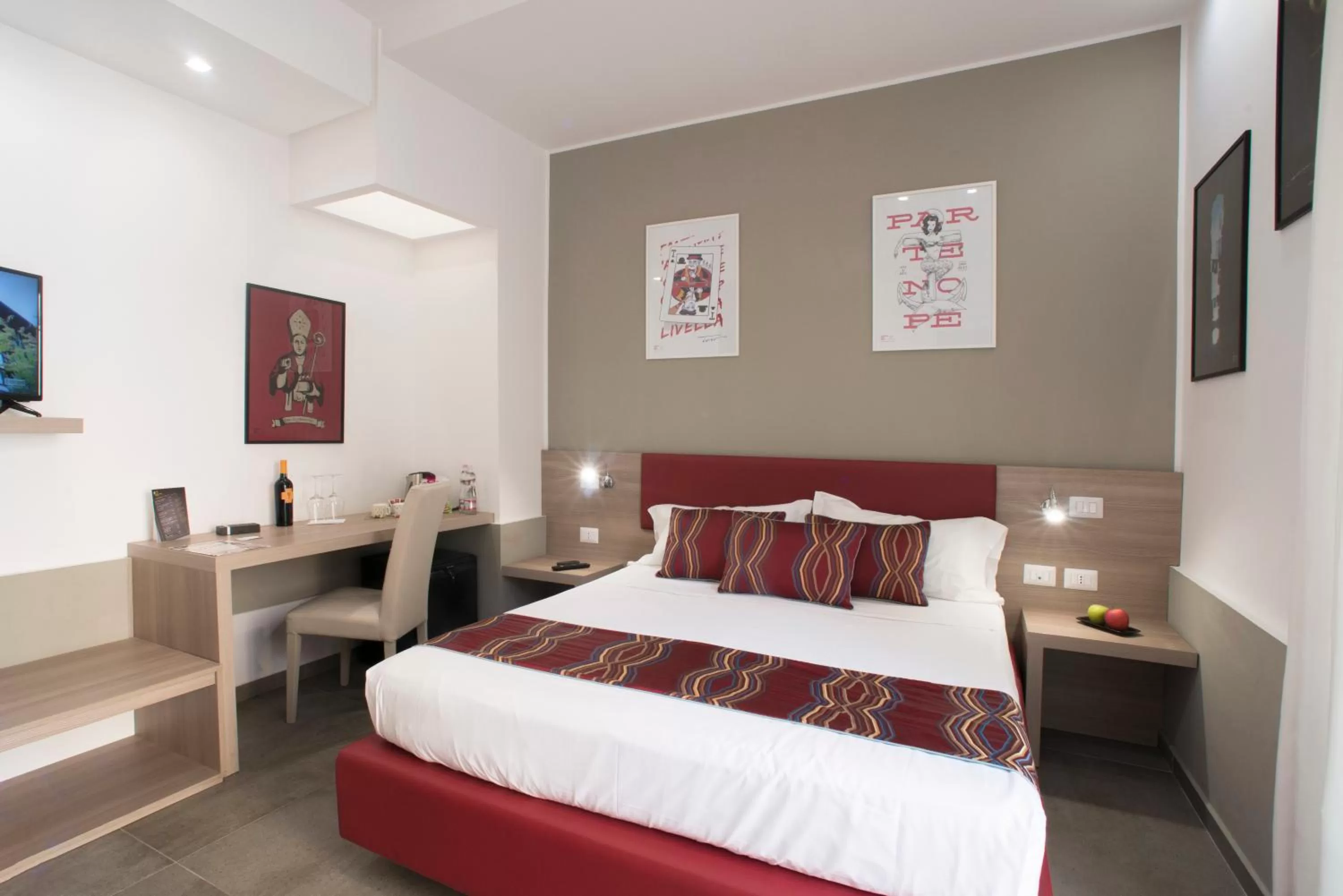 Bed in Regina Margherita Suite