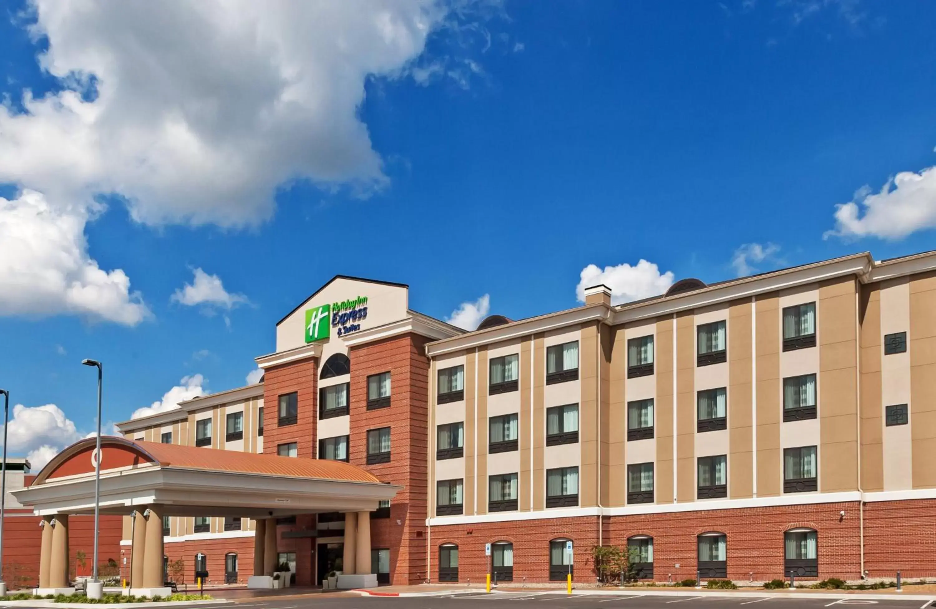 Property building in Holiday Inn Express & Suites Glenpool by IHG Property building in Holiday Inn Express & Suites Glenpool by IHG