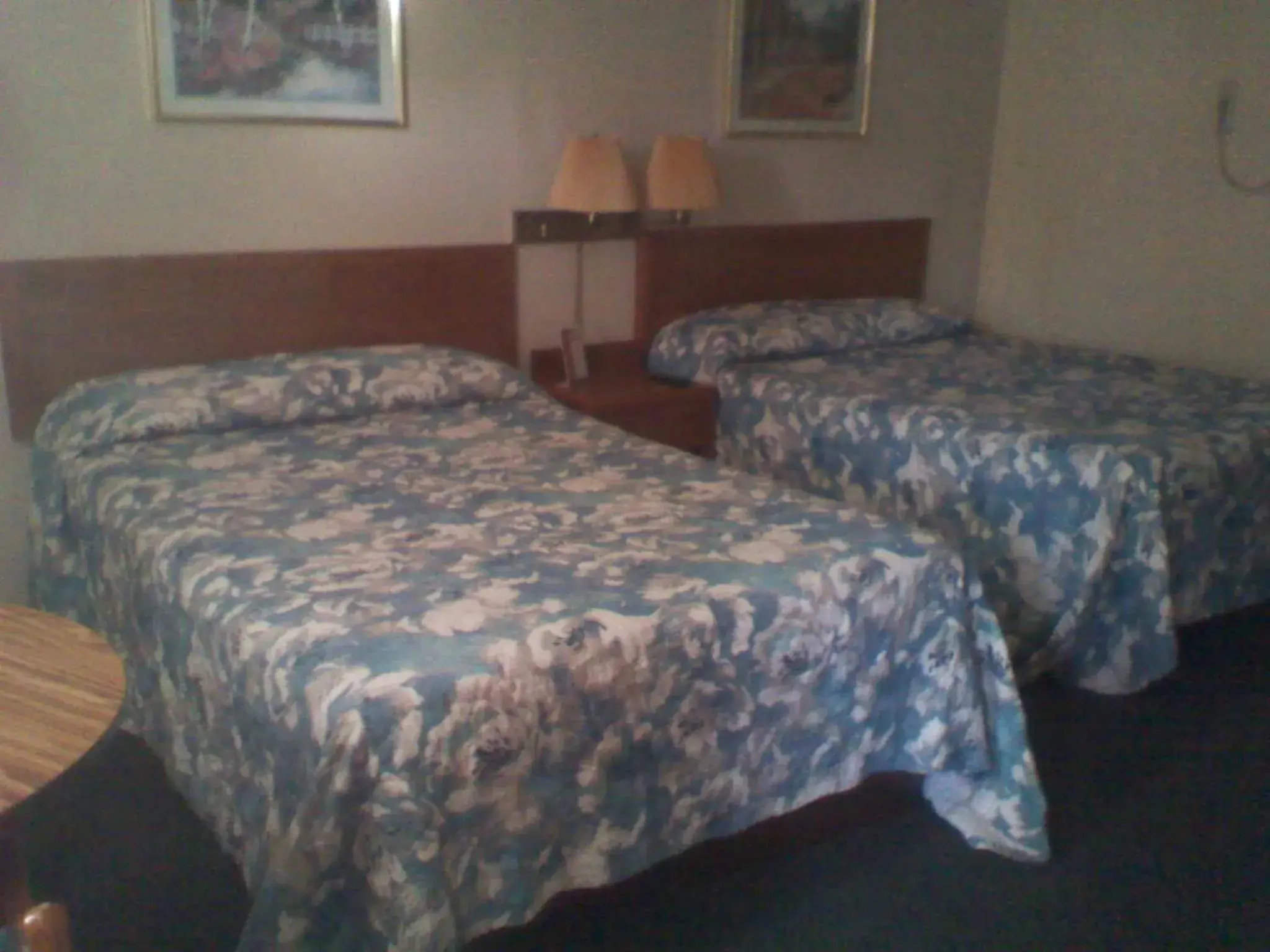 Bed in Starlite Budget Inn