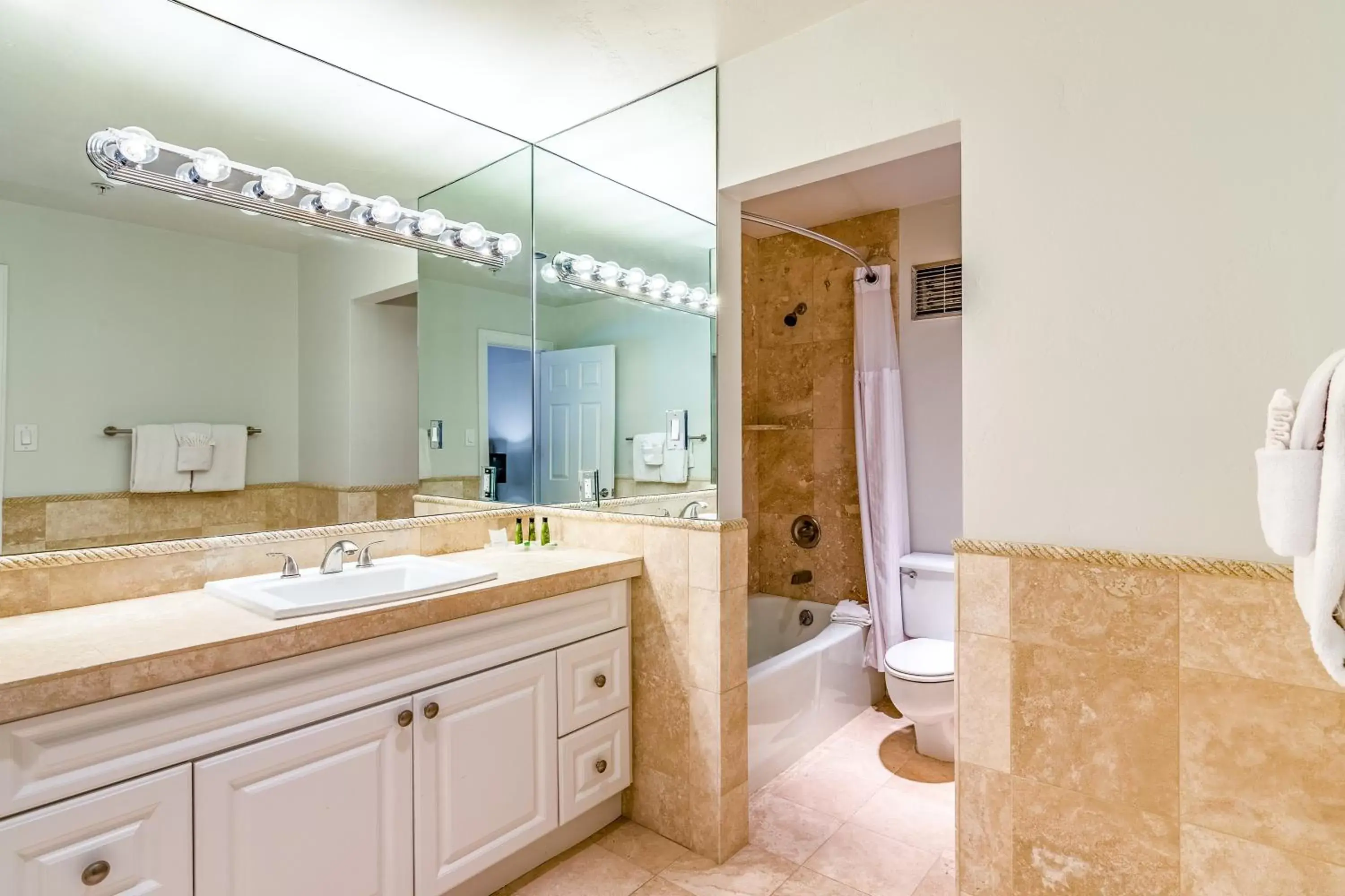 Bathroom in Evergreen Lodge at Vail