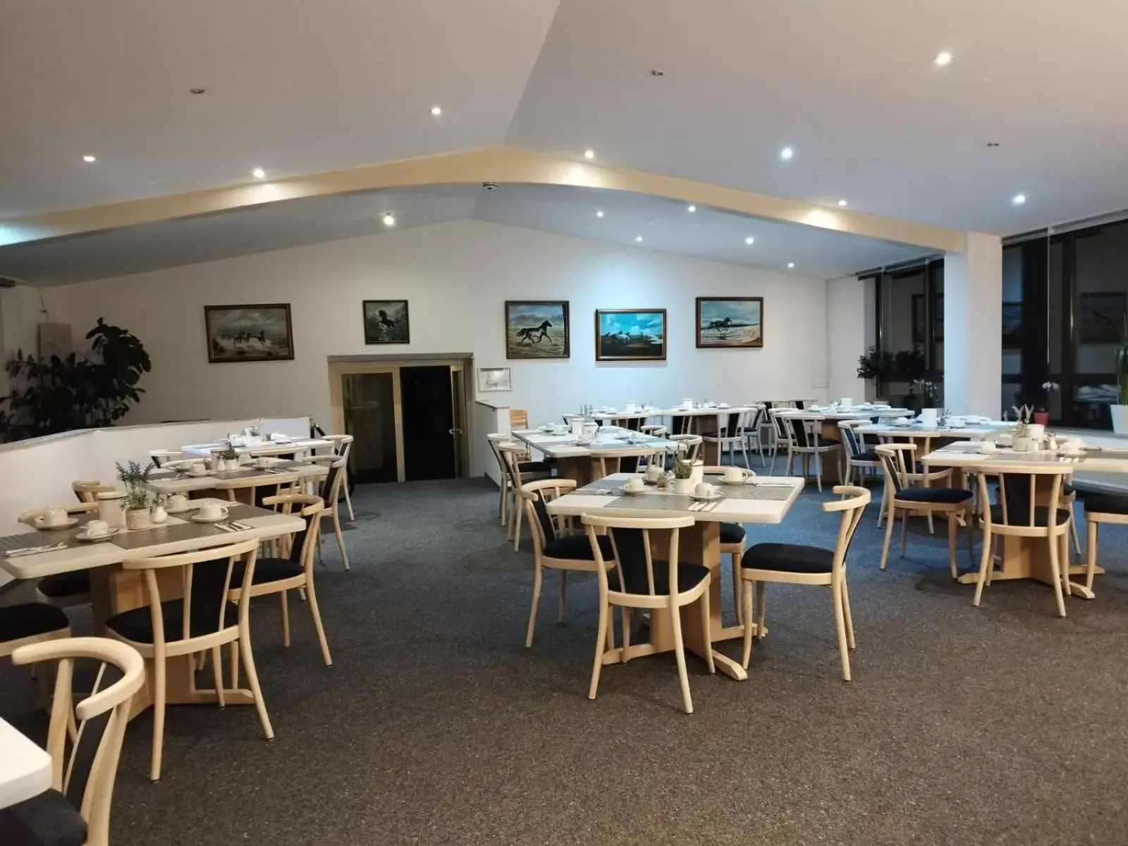 Restaurant/places to eat in Hotel Sonnenkeller Restaurant/places to eat in Hotel Sonnenkeller