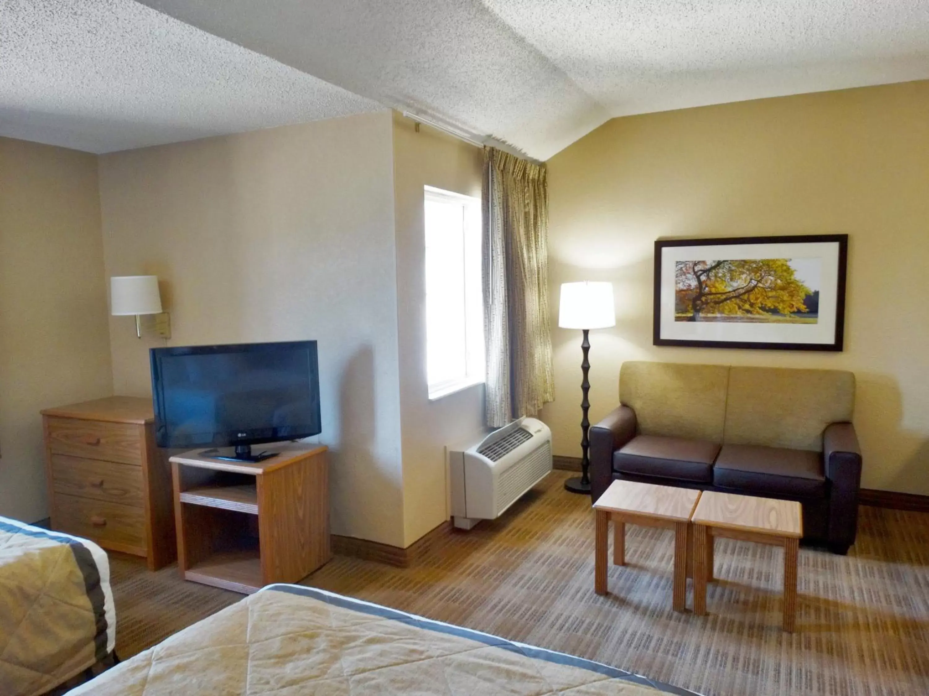 TV and multimedia, Seating Area in Extended Stay America Suites - Phoenix - Airport - Tempe