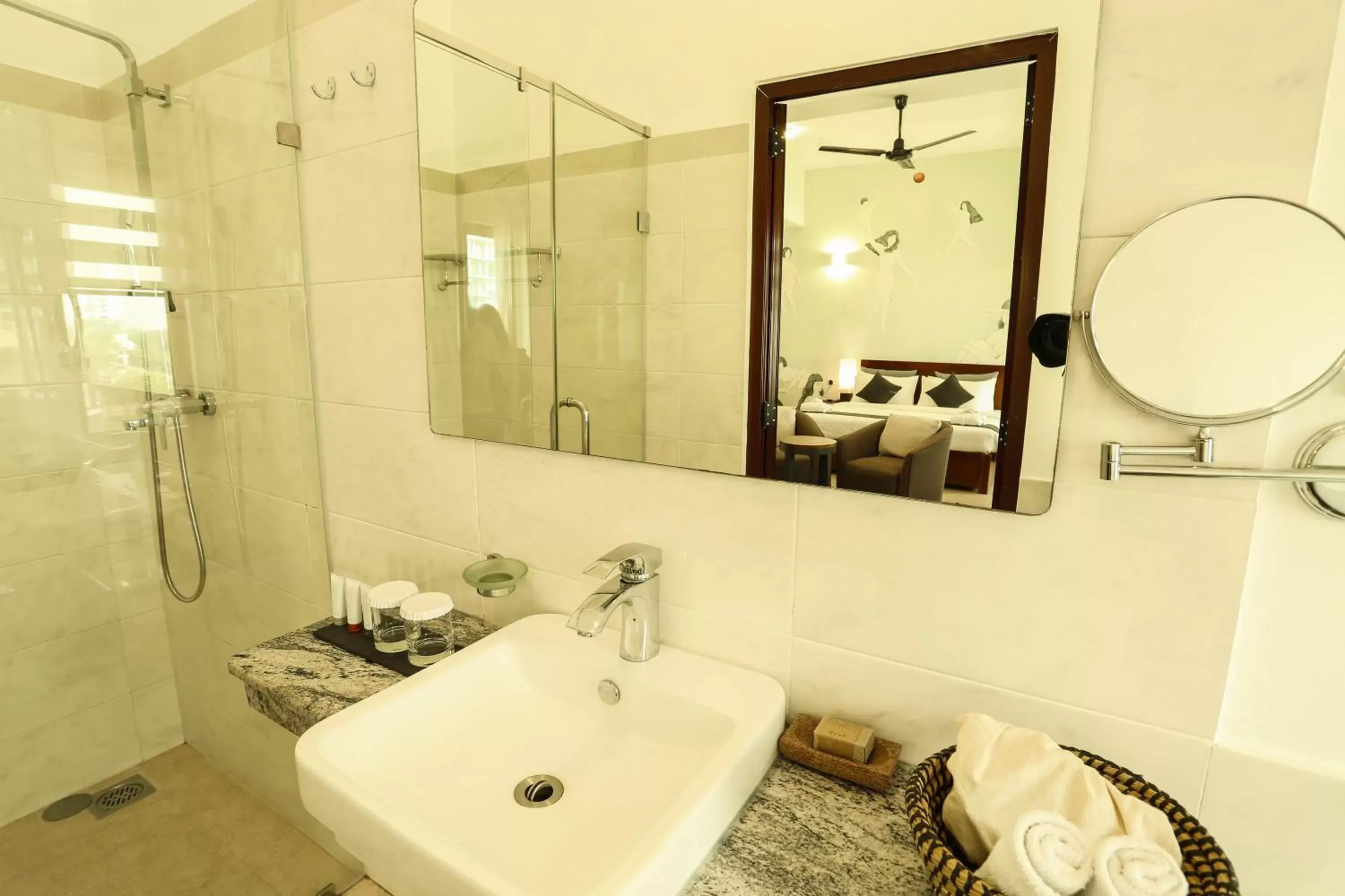 Bathroom in Morven Hotel Colombo