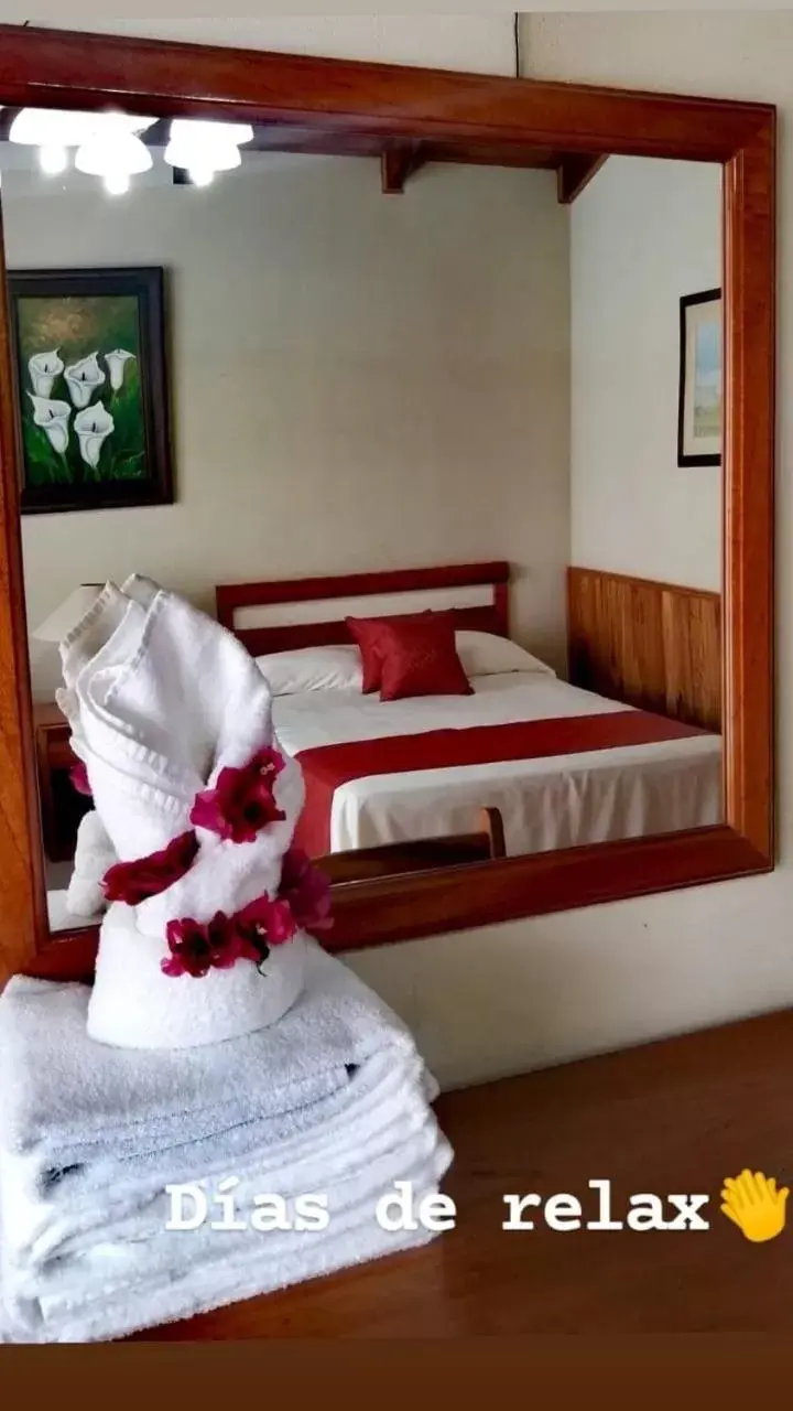 Bedroom, Bunk Bed in Amapola Resort