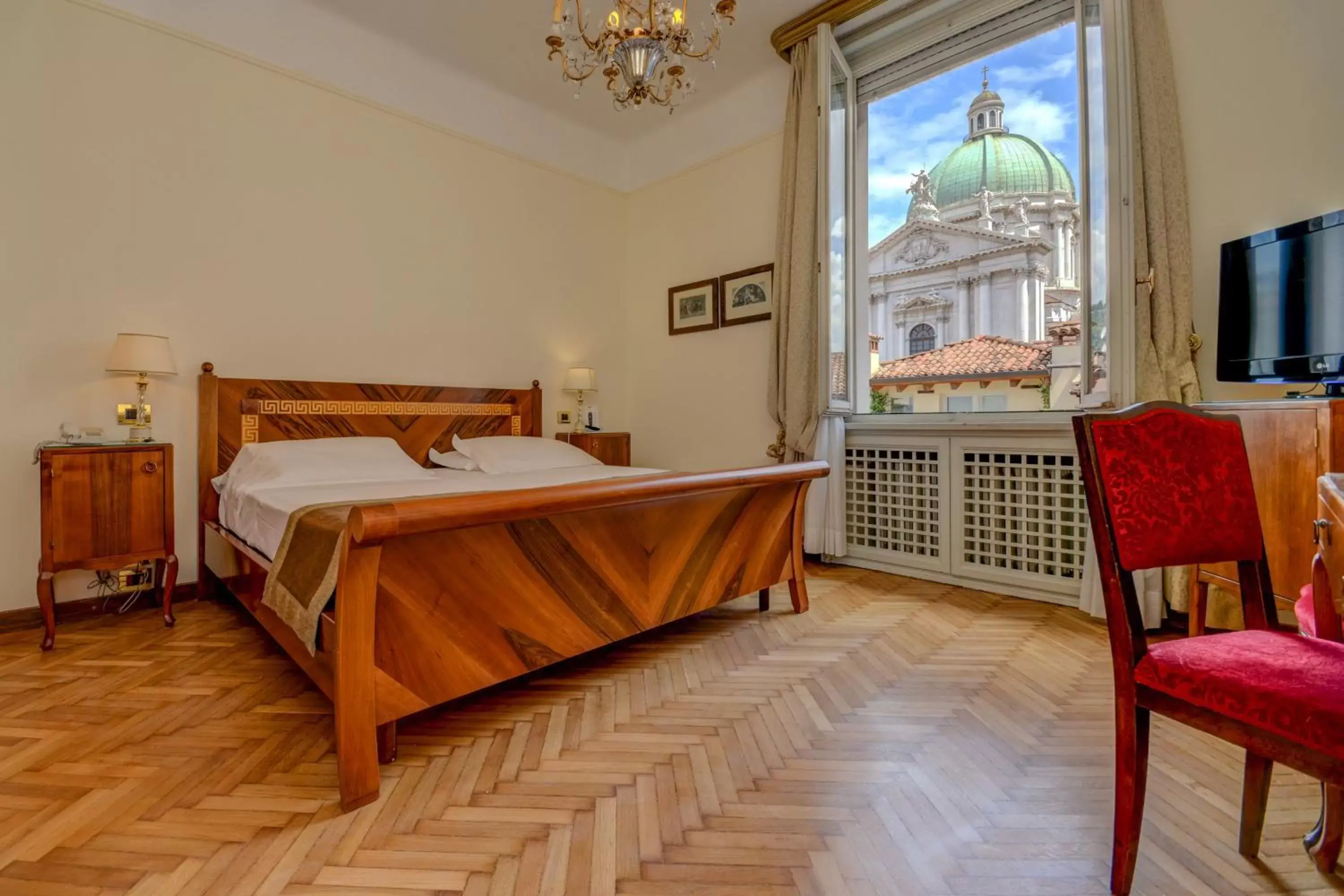 Bedroom in Hotel Vittoria