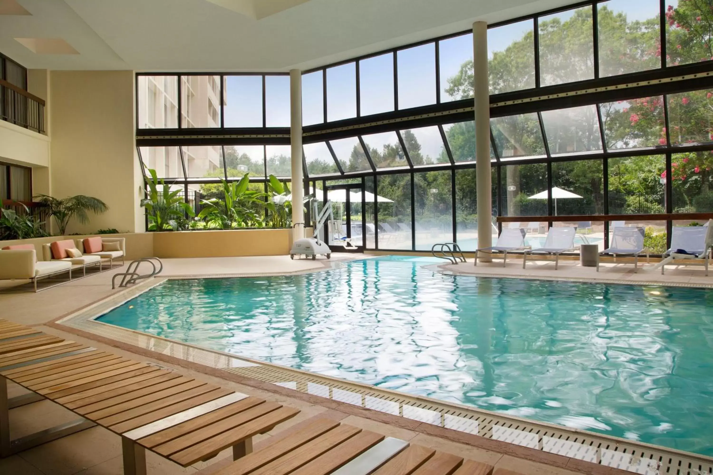 Swimming Pool in Greensboro-High Point Marriott Airport