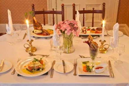 Dinner in Woodhill House