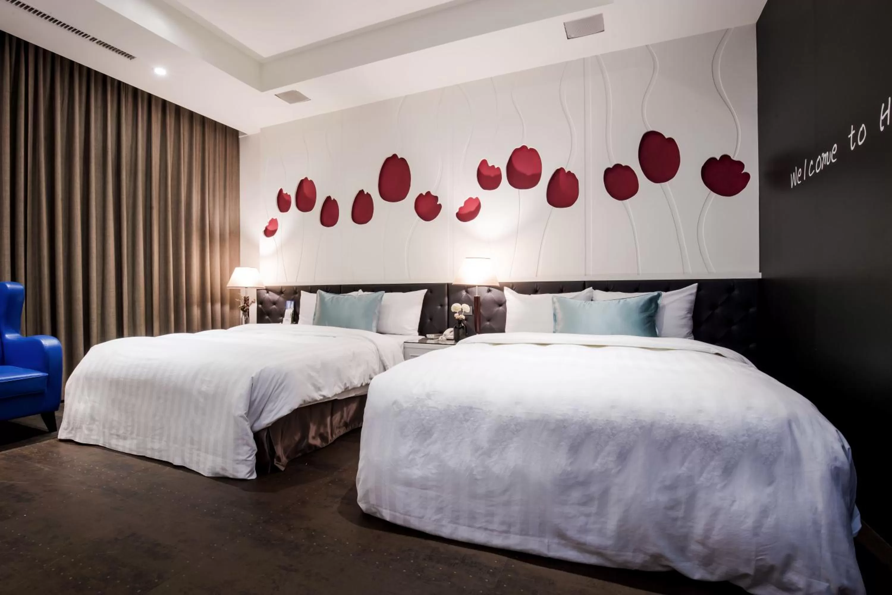 Photo of the whole room, Bed in Duo Romance Hotel