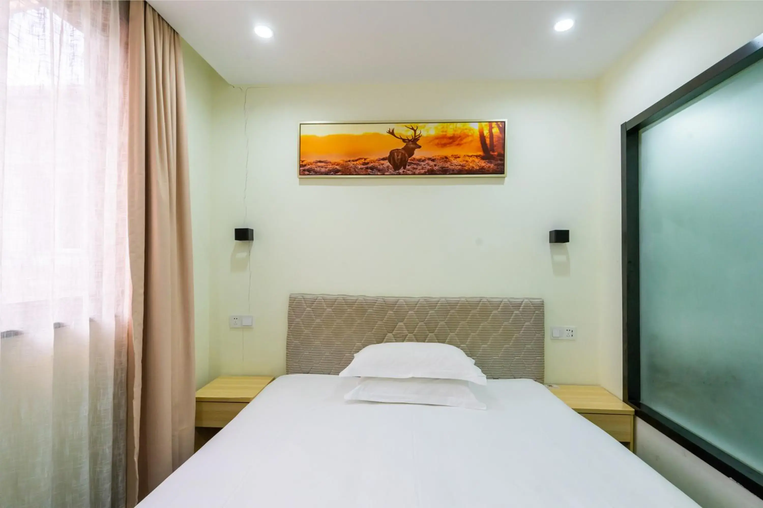 Bed in Hangzhou Memory Travel International Hotel-Edge Westlake Bed in Hangzhou Memory Travel International Hotel-Edge Westlake