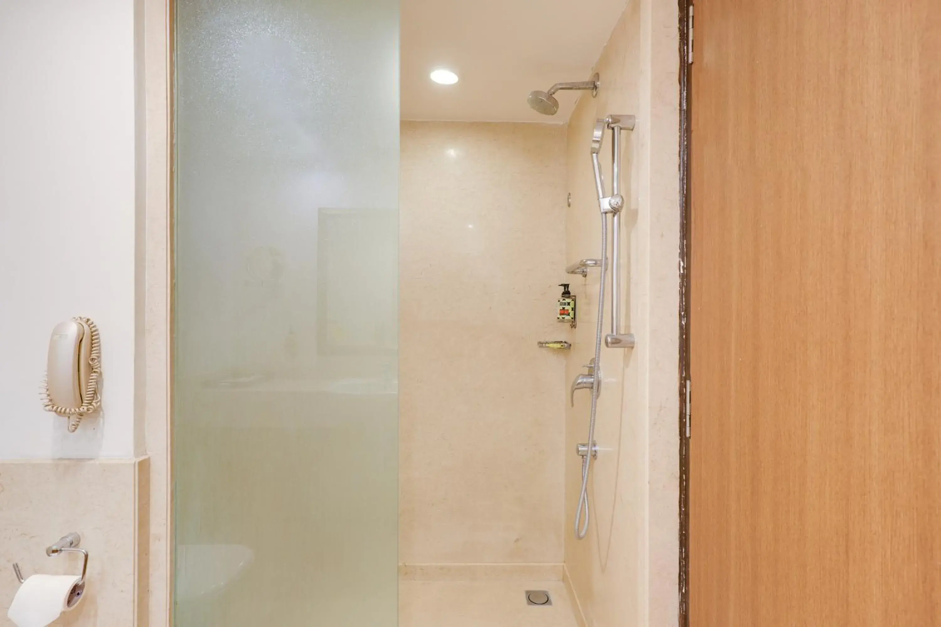 Bathroom in Lemon Tree Premier 1, Gurugram