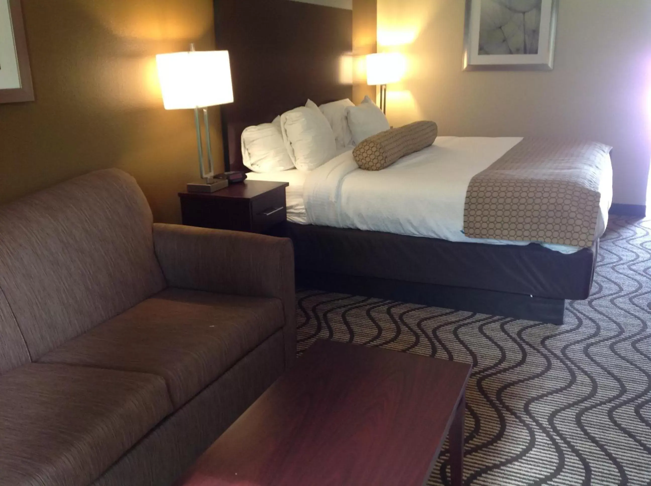 Bed in Executive Inn and Suites Jefferson