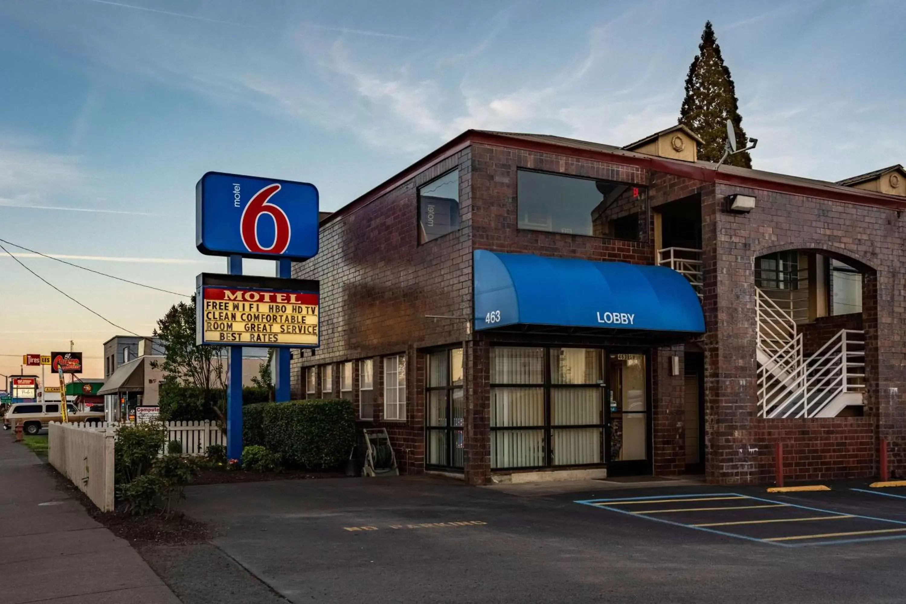 Property Building in Motel 6-Canby, OR