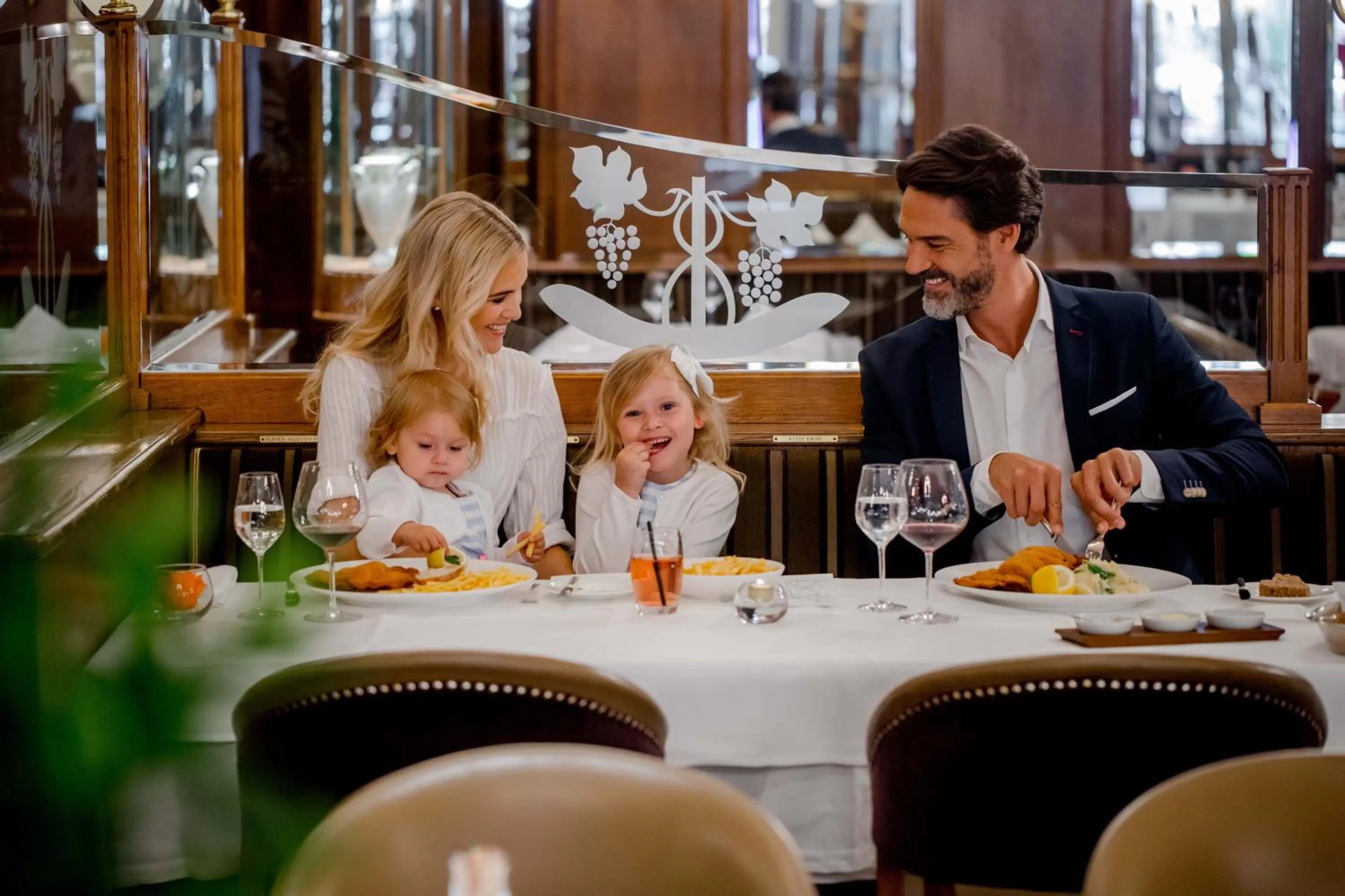 Restaurant/places to eat in Hotel Schweizerhof Bern & Spa